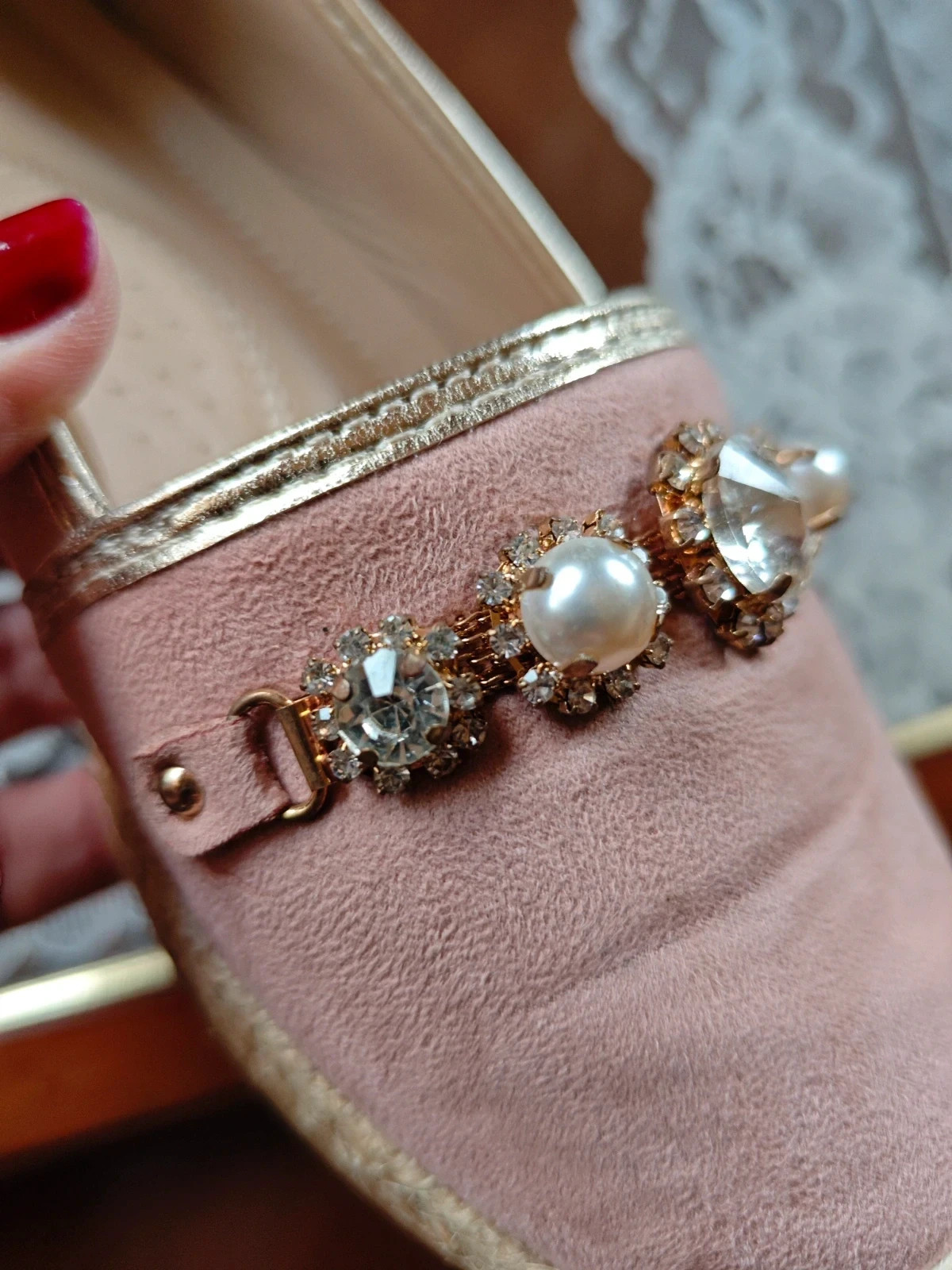 🌺Divinas zapatillas planas rosas con borde dorado y abalorios con perlas y brillantes – Vintage Dressing – taille 38 5