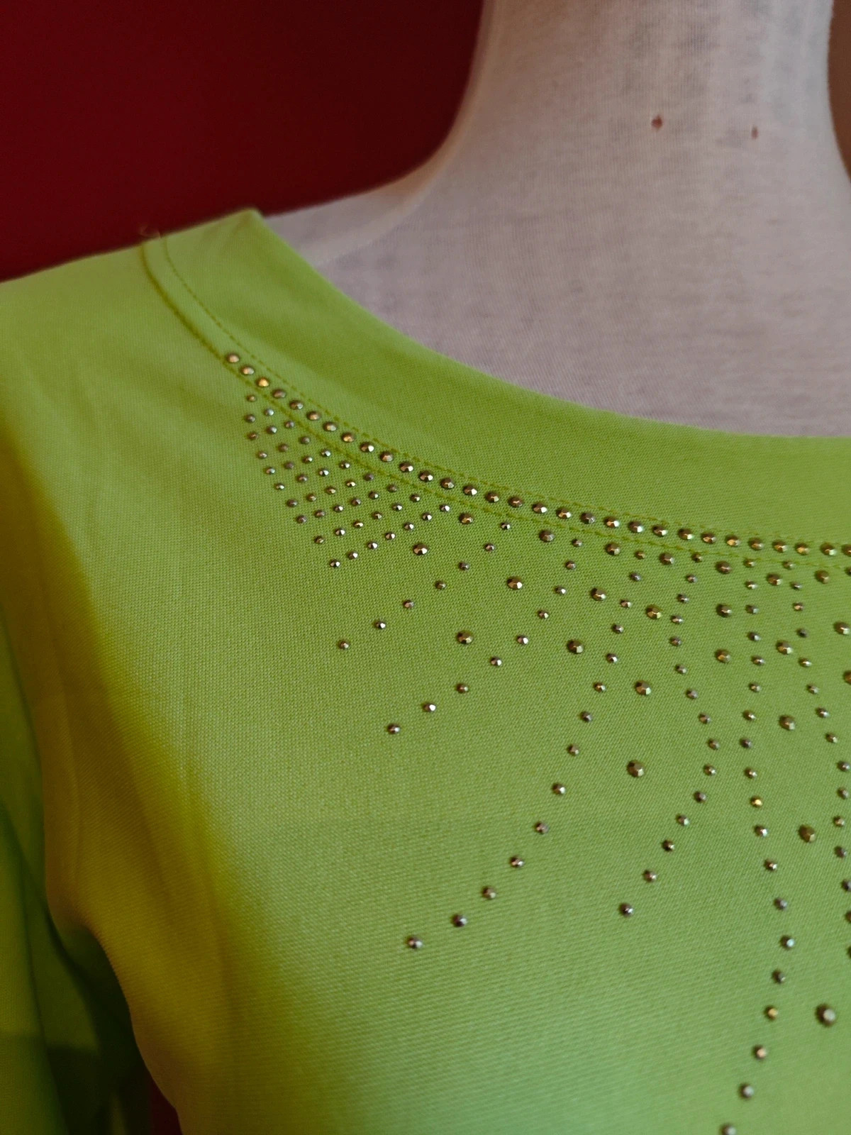 🌺 Bonita camiseta verde menta claro con brillantitos plateados en escote – Hooray – taille 5XL / 50 / 22 4
