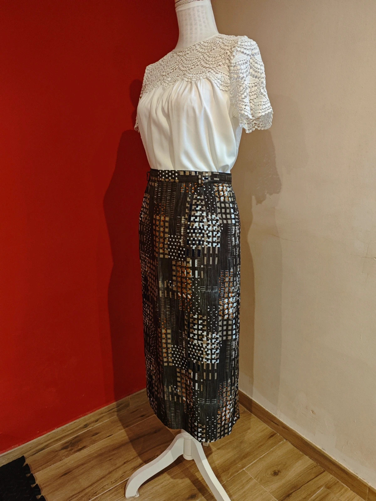 🌺 Bonita falda midi hecha a medida en modista con estampado abstracto – Modista – taille XL / 42 / 14 3