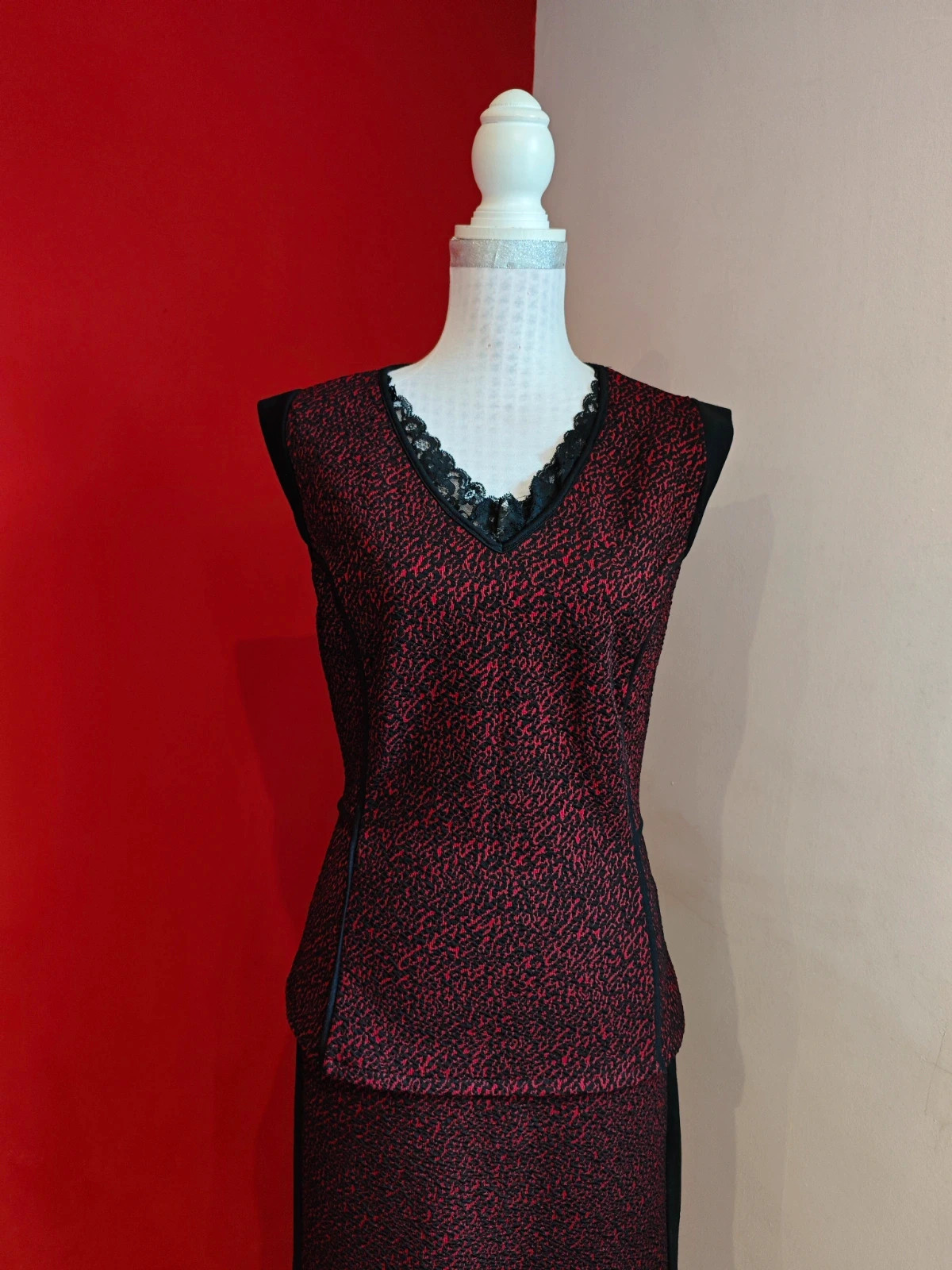 🌺 Bonito conjunto vintage de top y falda negro y rojo, de Trucco, talla L
