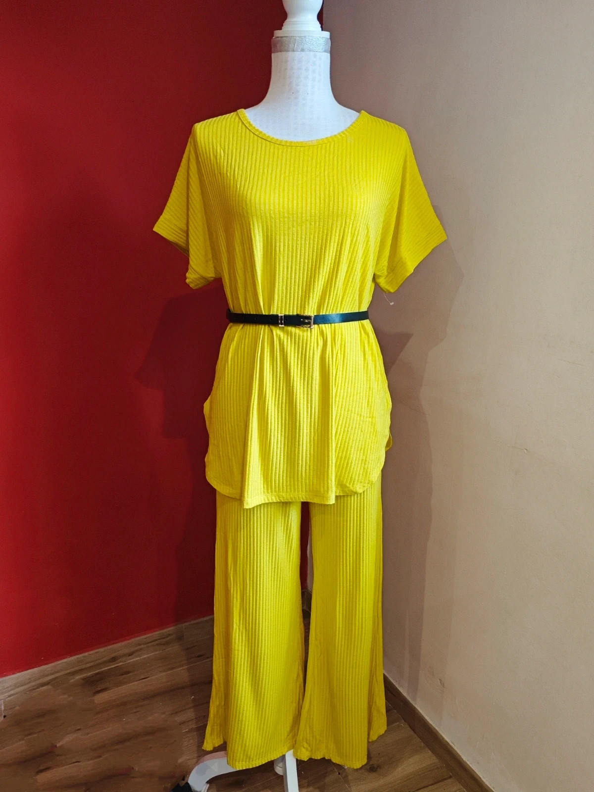 🌺 Bonito conjunto de top y pantalón de punto acanalado amarillo con aro dorado en espalda, talla 44 – Sarsa – taille XXL / 44 / 16 2