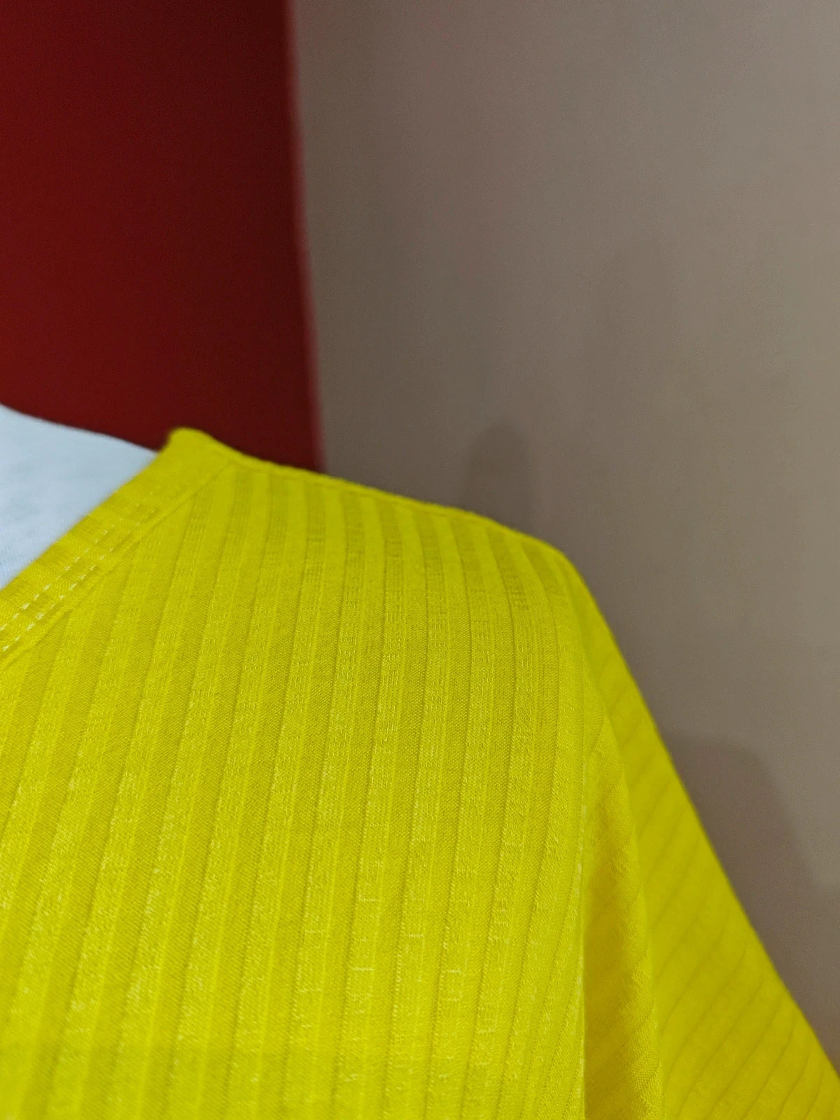 🌺 Bonito conjunto de top y pantalón de punto acanalado amarillo con aro dorado en espalda, talla 44 – Sarsa – taille XXL / 44 / 16 4