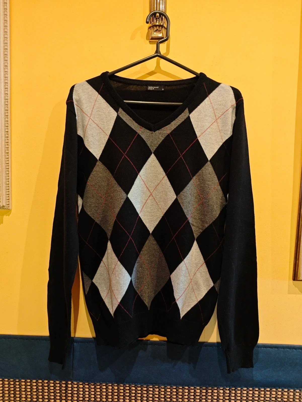 🌺 Jersey de algodón con cuello de pico negro con rombos tonos grises y negros en la parte delantera – Cedar Wood State – taille M 2