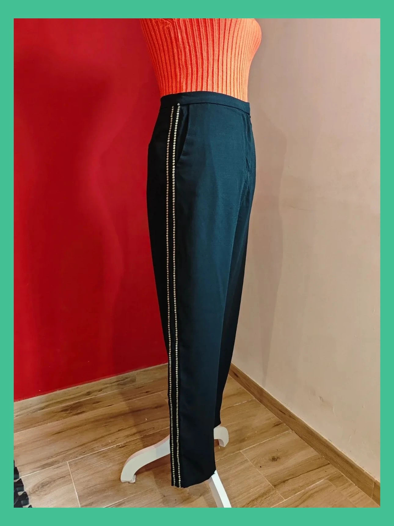 🌺Elegante pantalón negro de tela fina con dos tiras de brillantes en laterales, talla S – Sweewë – taille S / 36 / 8 2