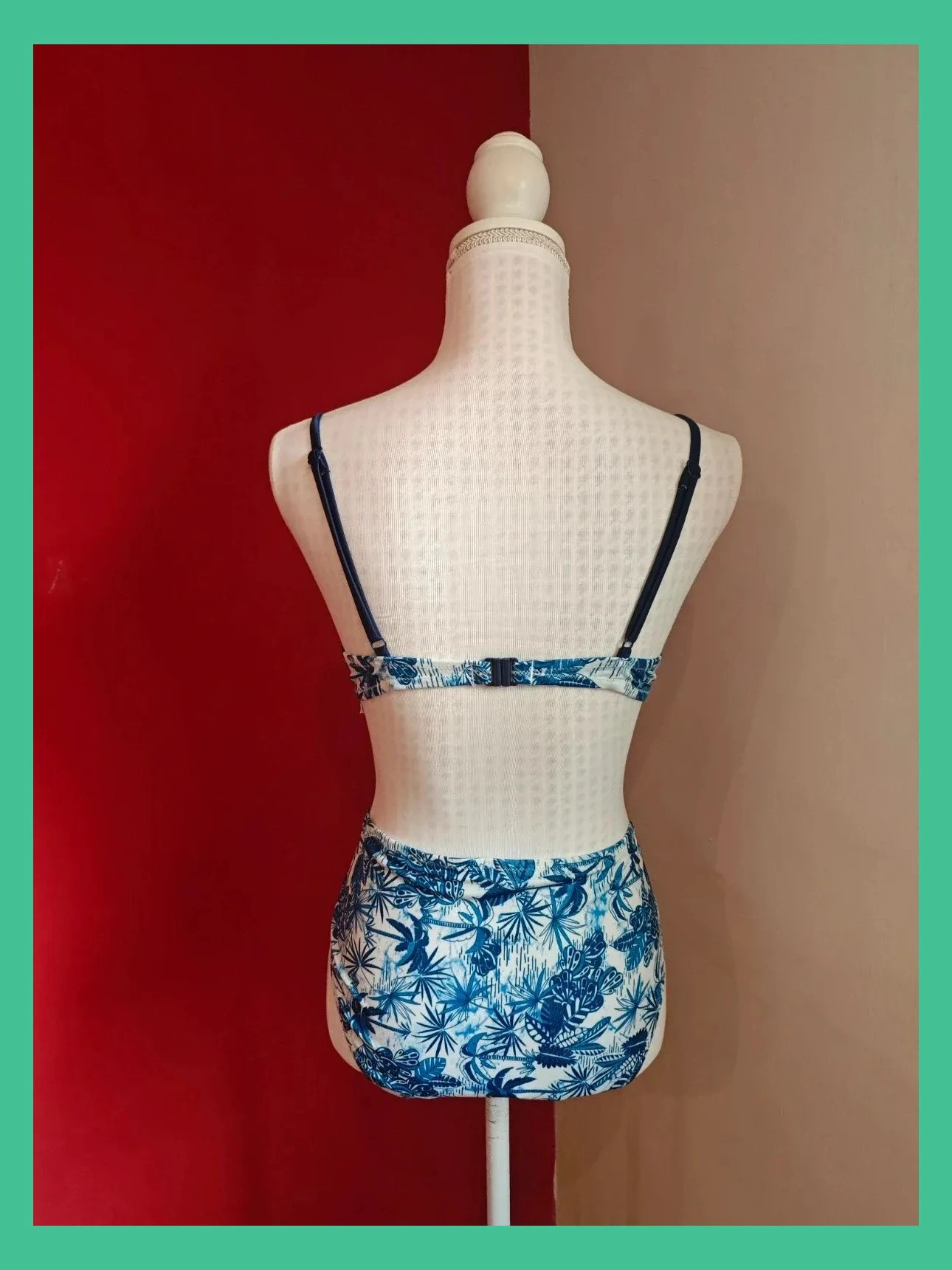 🌺 Bikini blanco con estampado floral tonos azules – Colours of the World – taille XL / 42 / 14 4