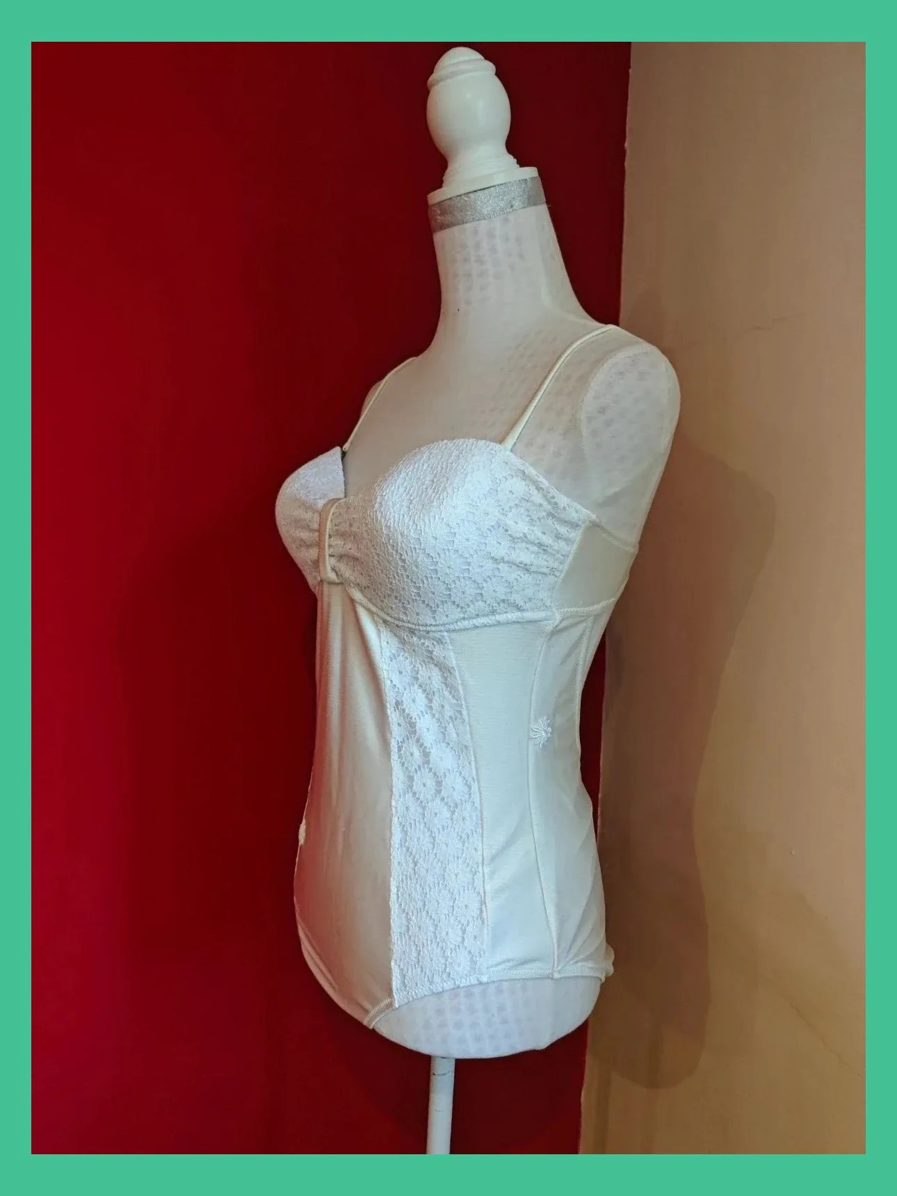 🌺 Precioso bañador vintage blanco con blonda y detalle de margaritas bordadas – Vintage Dressing – taille XXL / 44 / 16 2
