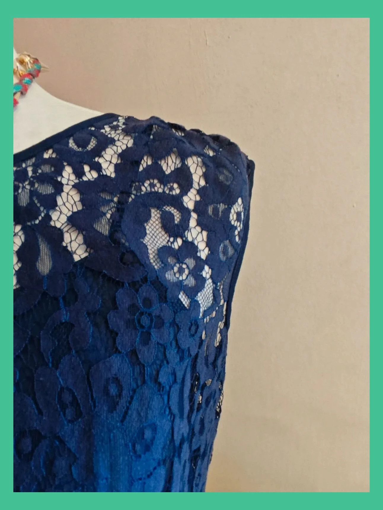 🌺 Elegante vestido de gasa y blonda azul marino – Coast – taille L / 40 / 12 4
