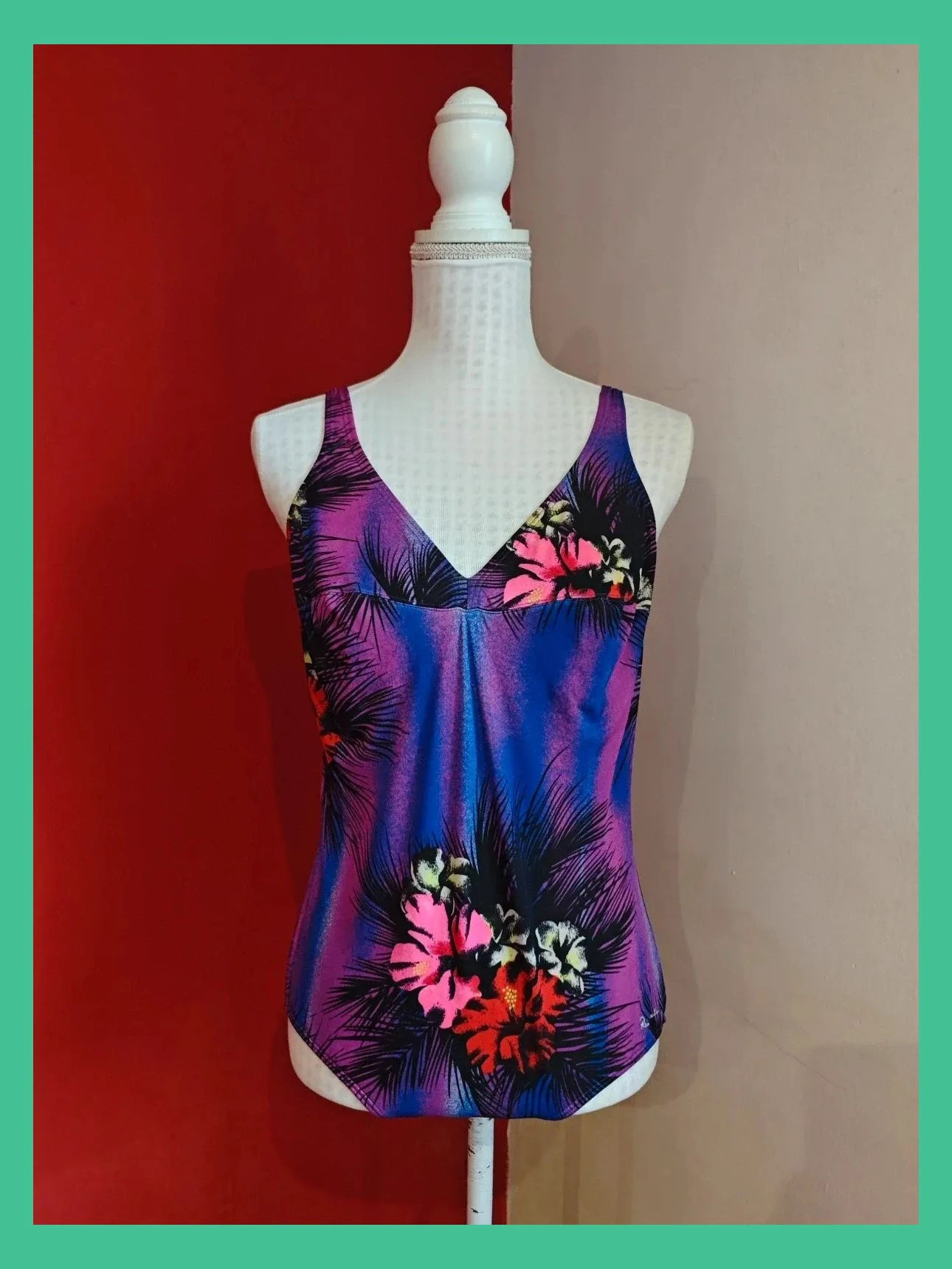 🌺 Precioso bañador estampado floral, de René Bartan