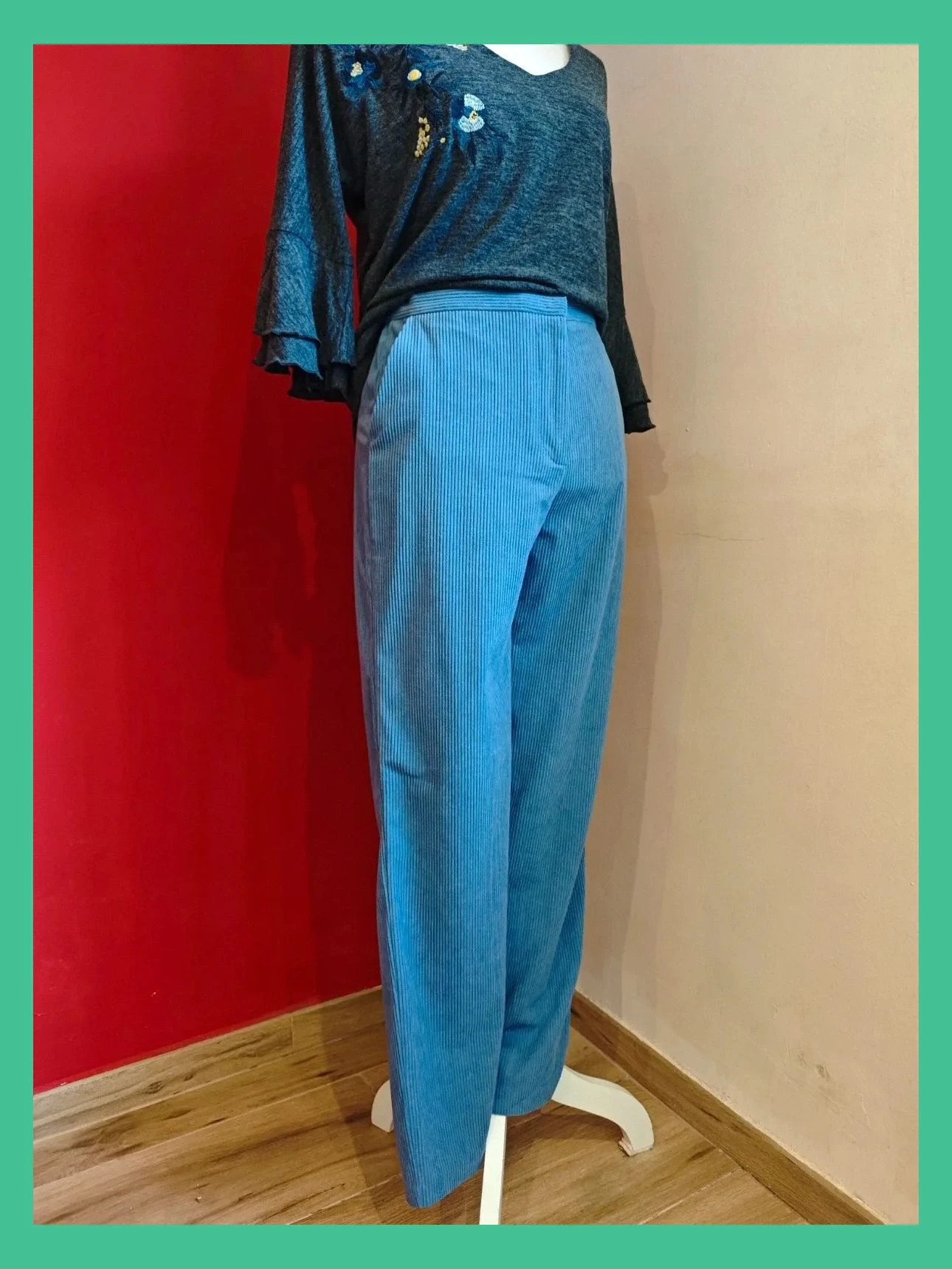🌺Pantalón de vest6de pana azul, de Sfera