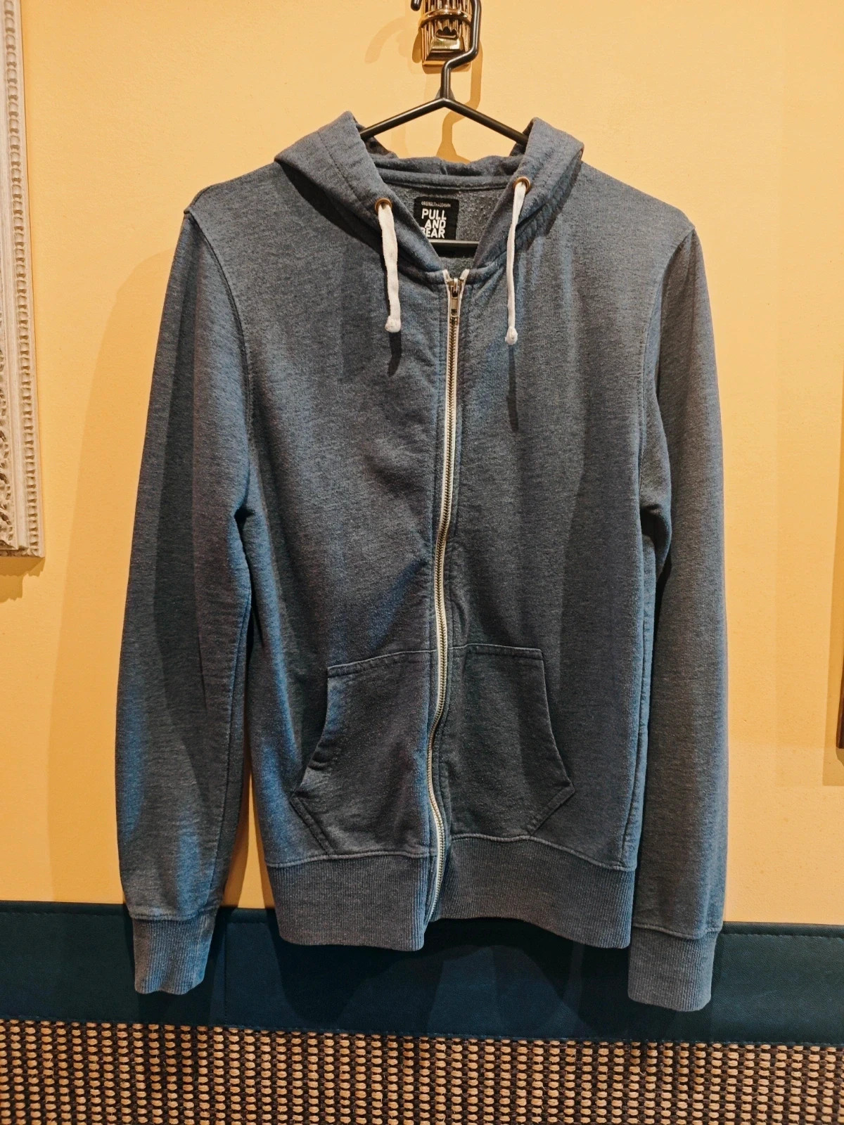 🌺Cómoda sudadera abierta con cremallera y capucha, 50% algodón – Pull & Bear – taille S 3