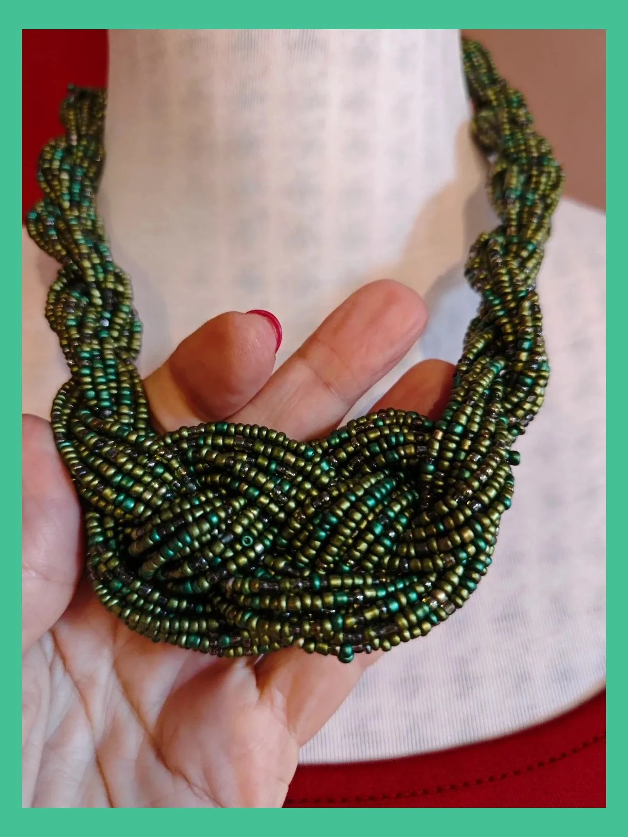 🌺 Gargantilla de abalorios verdes entrelazados y nudo en el centro – Vintage Dressing 2