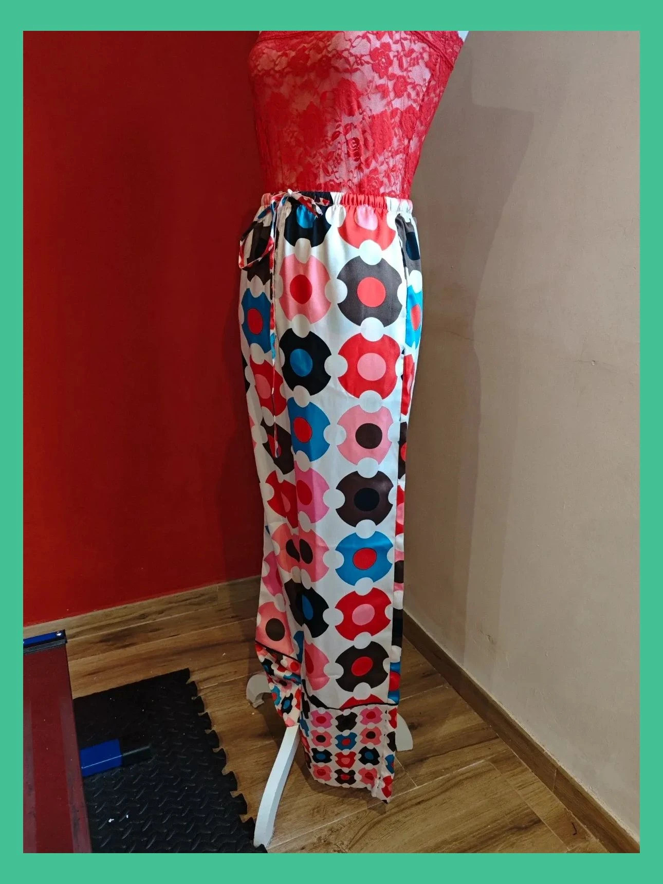 🌺 Bonito pantalón ancho de raso estampado con flores multicolor, talla S – Sfera Collection – taille L / 40 / 12 3
