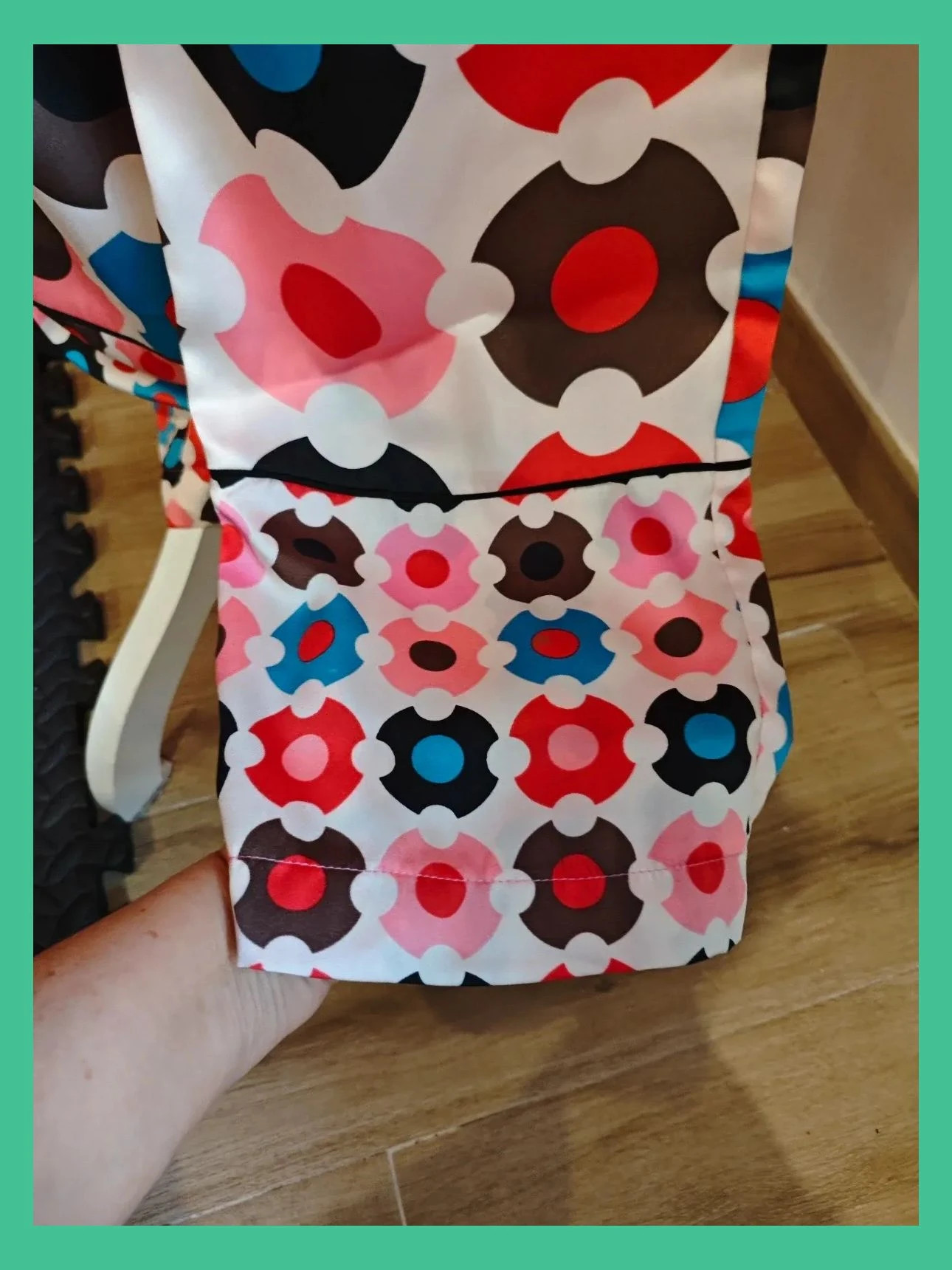🌺 Bonito pantalón ancho de raso estampado con flores multicolor, talla S – Sfera Collection – taille L / 40 / 12 5