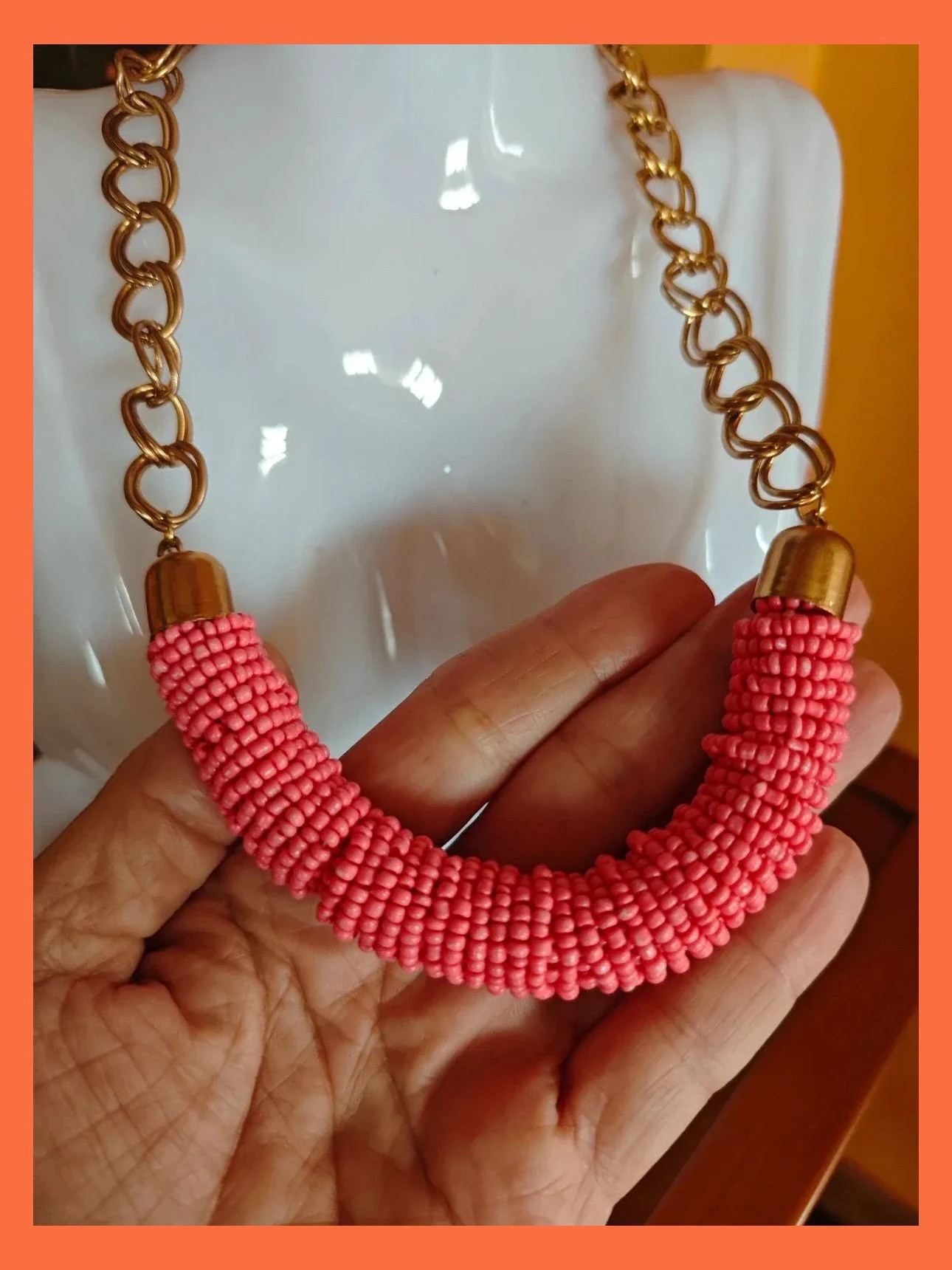 🌺Gargantilla dorada con abalorios tono coral 2