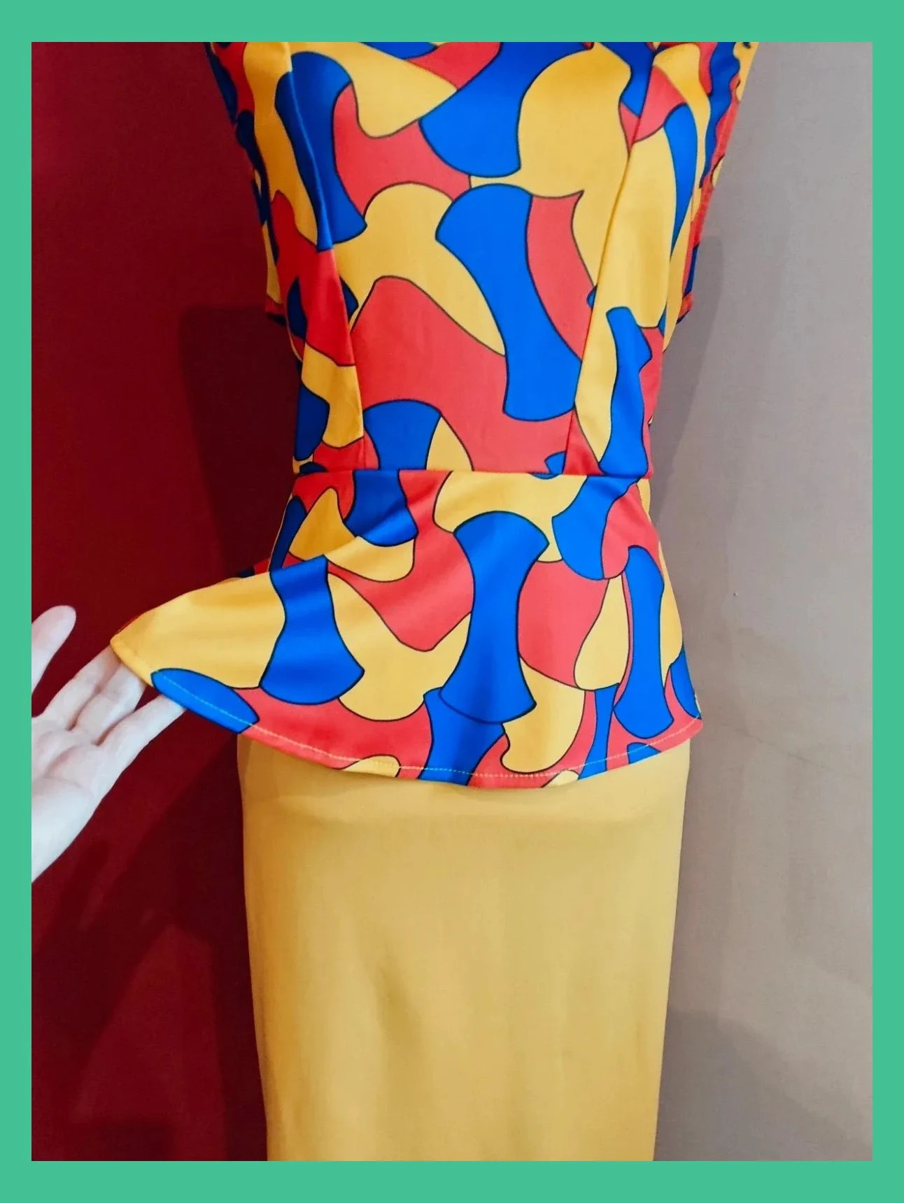 🌺 Vestido entallado con volante en cintura, estampado multicolor arriba y falda amarilla – Vintage – taille XXL / 44 / 16 4