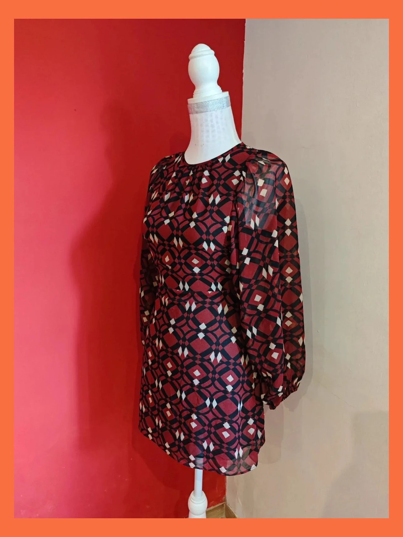🌺 Bonito vestido mini de gasa tono caldera con estampado geométrico en negro y beige – Zara – taille XS / 34 / 6 3