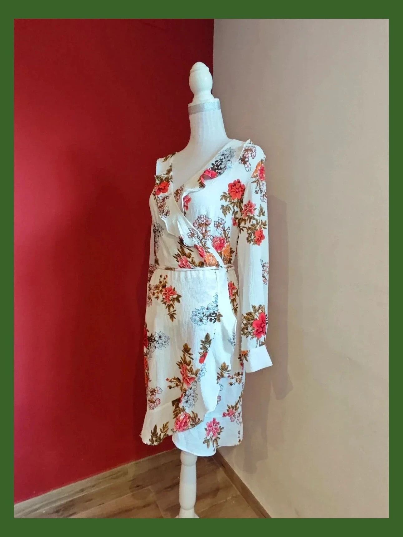 🌺Estiloso vestido cruzado con volante por todo el borde, fondo crema con estampado floral – Bisou's Project – taille L / 40 / 12 2