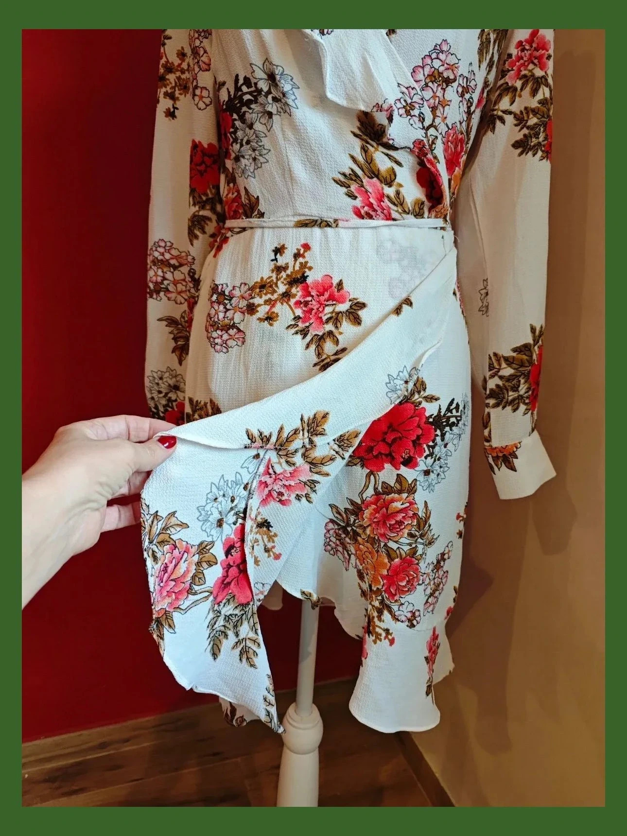 🌺Estiloso vestido cruzado con volante por todo el borde, fondo crema con estampado floral – Bisou's Project – taille L / 40 / 12 4