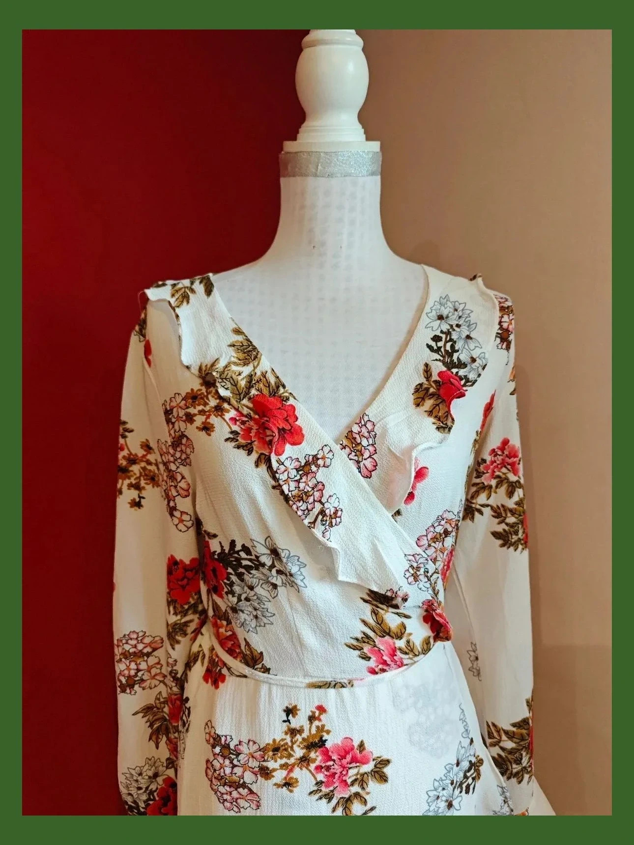 🌺Estiloso vestido cruzado con volante por todo el borde, fondo crema con estampado floral – Bisou's Project – taille L / 40 / 12 3