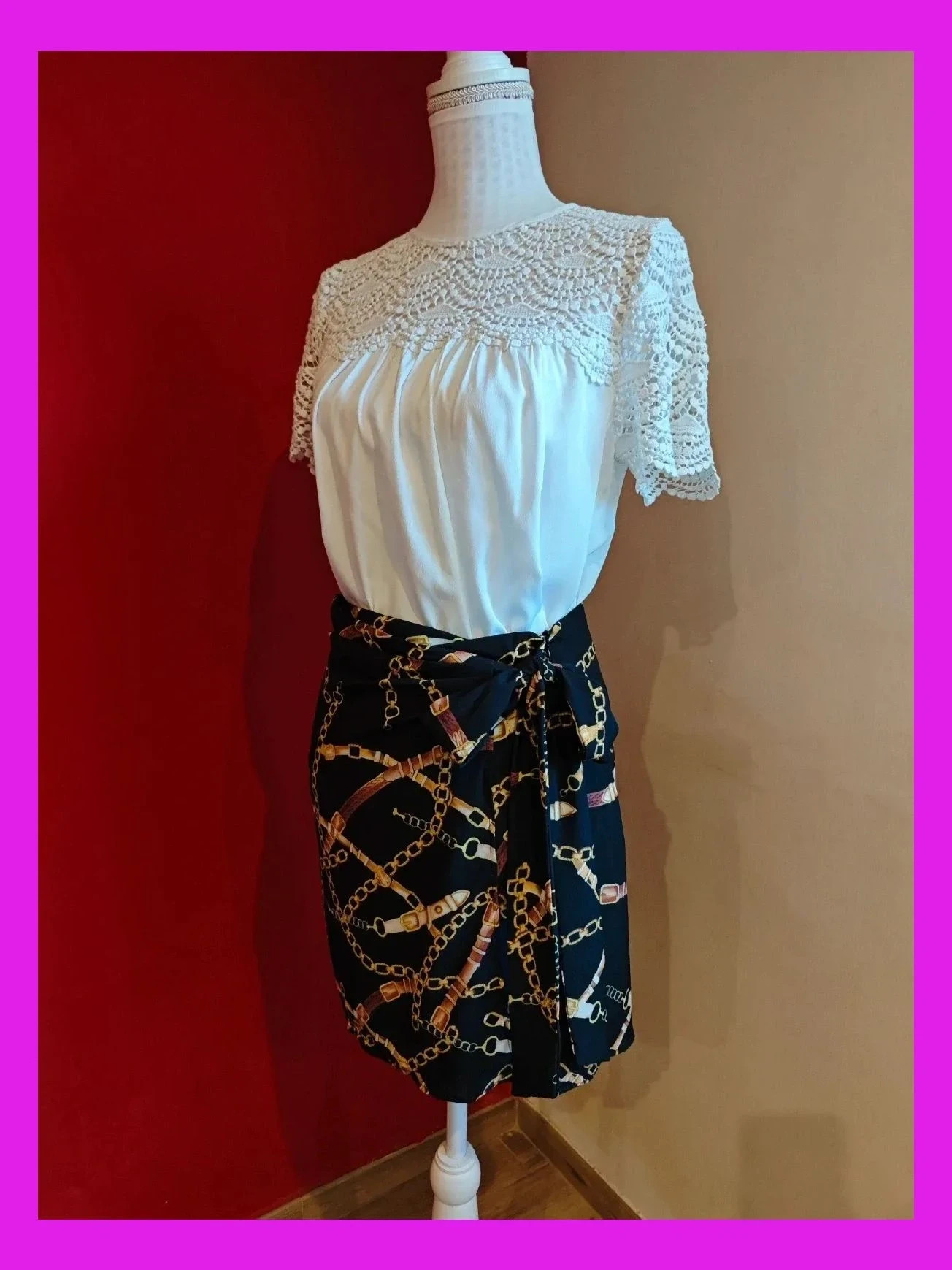 🌺 Bonita minifalda negra con estampado de cadenas cruzada con lazo lateral – Vintage – taille M / 38 / 10 2