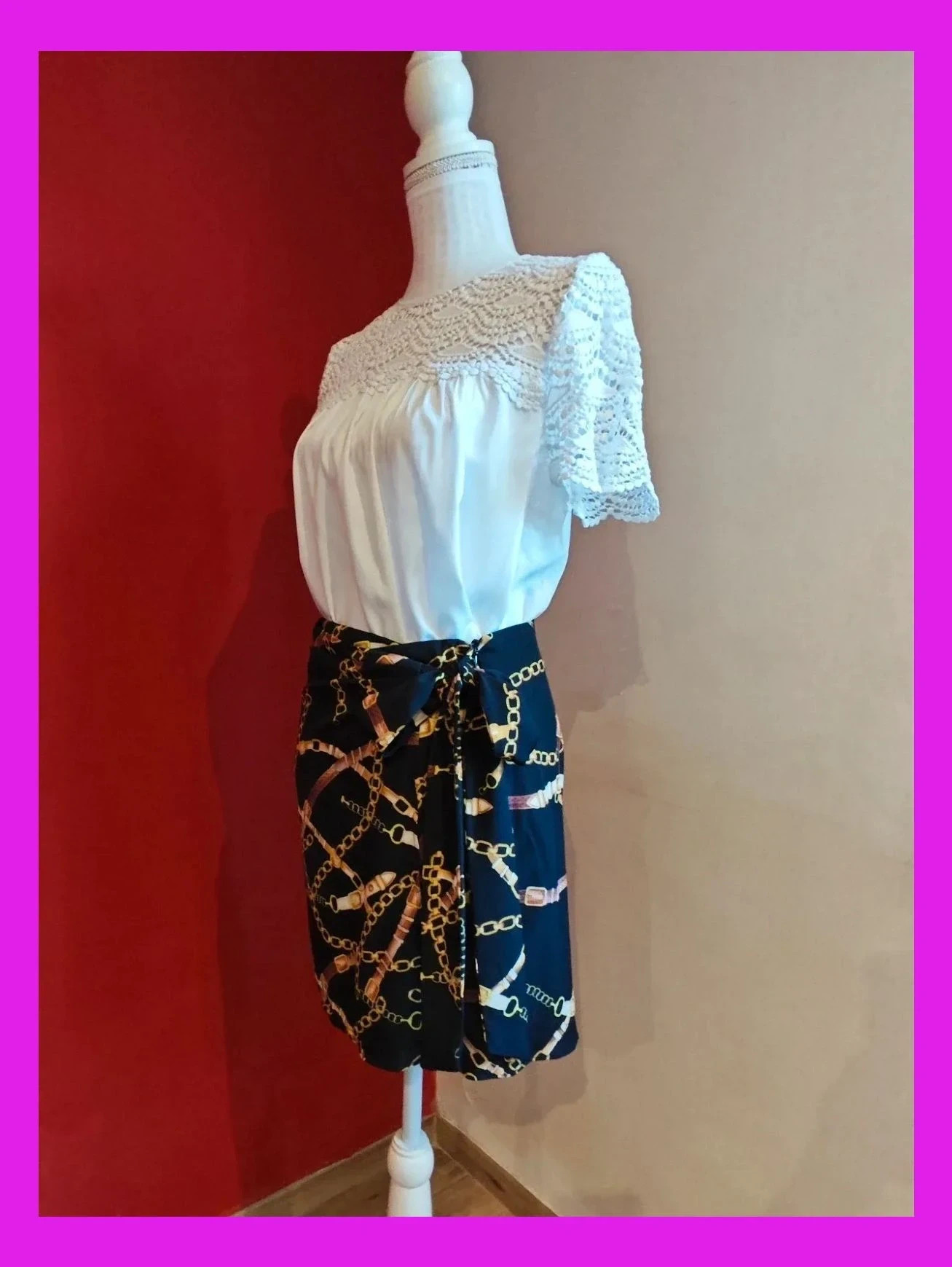 🌺 Bonita minifalda negra con estampado de cadenas cruzada con lazo lateral – Vintage – taille M / 38 / 10 3