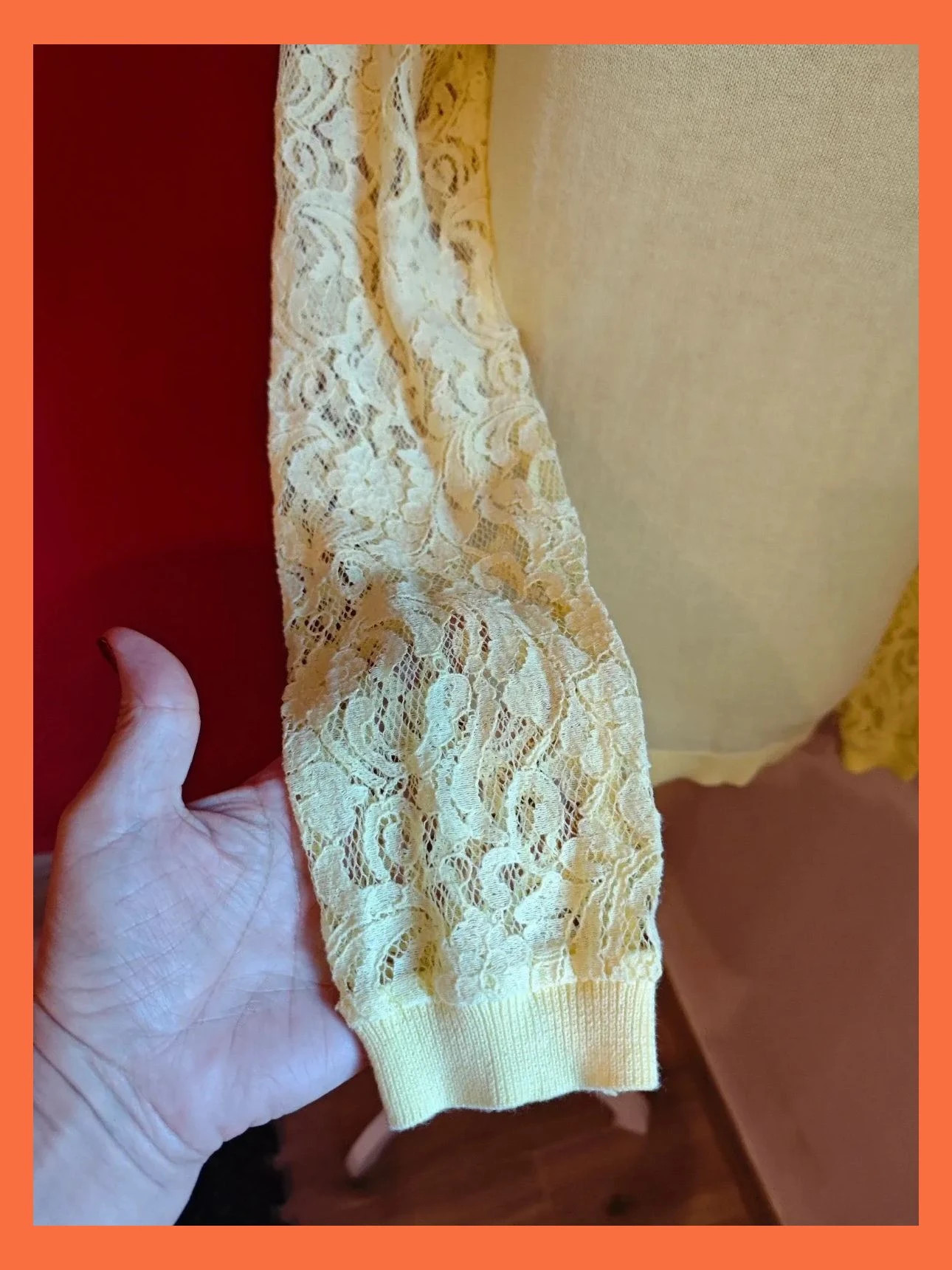 🌺Jersey fino color amarillo claro con mangas de blonda, talla M – Fórmula Joven – taille M / 38 / 10 5
