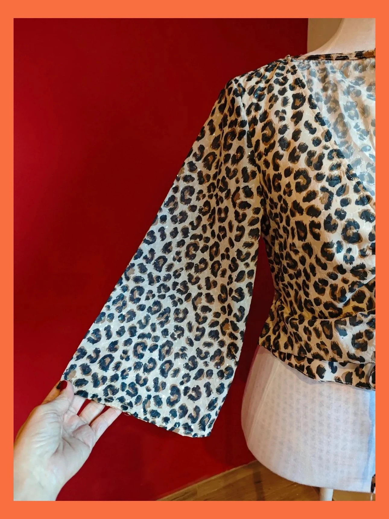 🌺Crop top estampado animal print con lentejuelas transparentes el lazo delante para fruncir – H&M Divided – taille XS / 34 / 6 4