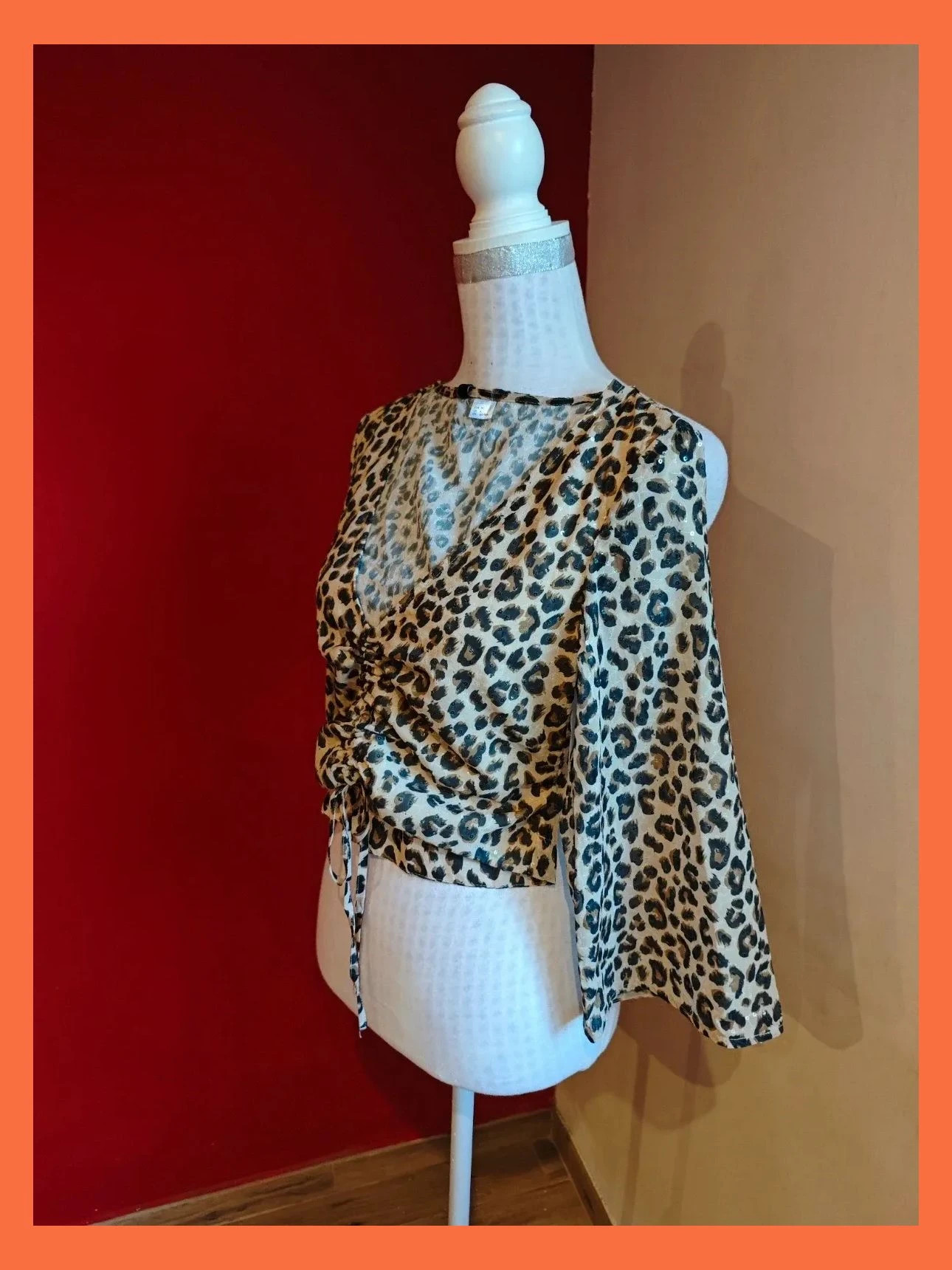 🌺Crop top estampado animal print con lentejuelas transparentes el lazo delante para fruncir – H&M Divided – taille XS / 34 / 6 2