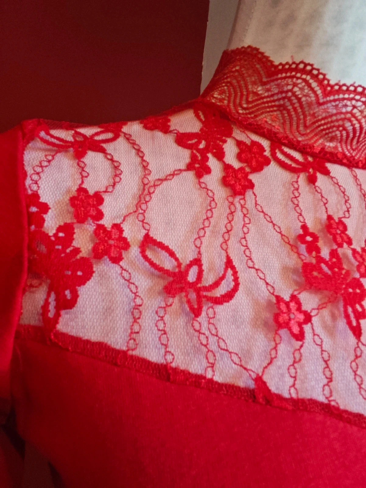 🌺Camiseta de algodón rojo con encaje en la parte de arriba – Vincenove – taille M / 38 / 10 4