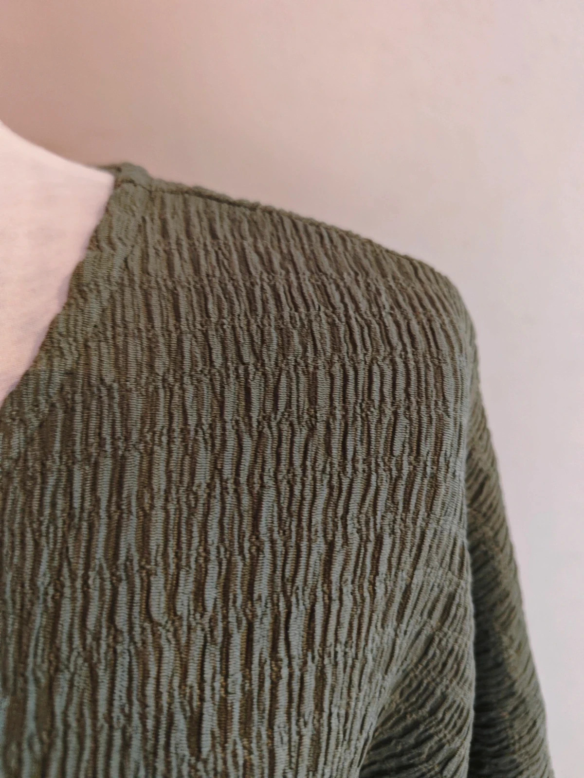 🌺 Camiseta verde caqui de tela elástica arrugadita – New Collection – taille 5XL / 50 / 22 4