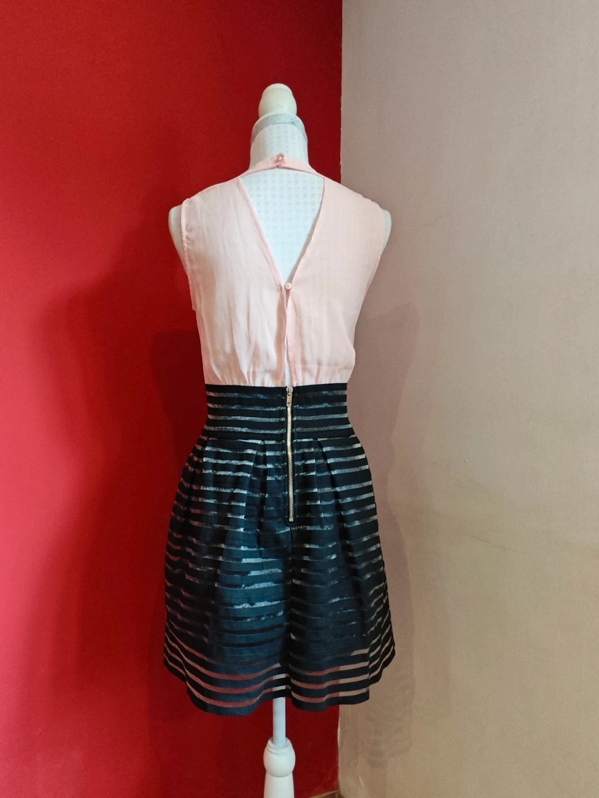 🌺Vestido para eventos rosa arriba y falda negra con transparencias – Allyson – taille M / 38 / 10 5