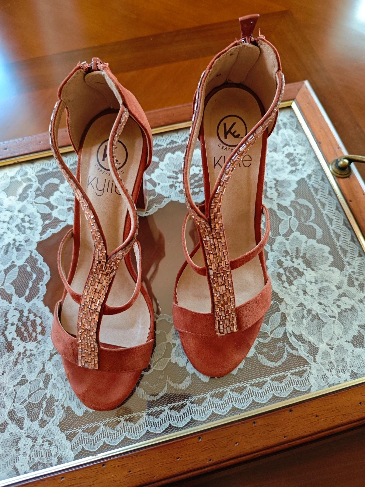 🌺Sandalias de tacón de antelina tono caldera con tiras de stras dorado – Kylie – taille 38 2