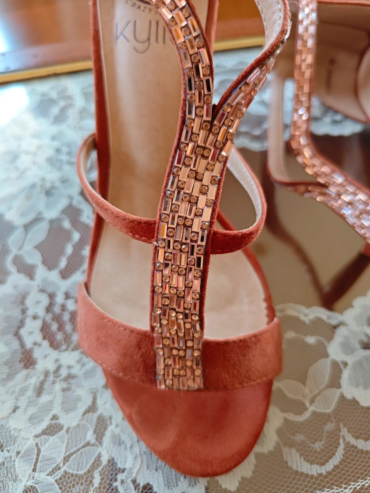 🌺Sandalias de tacón de antelina tono caldera con tiras de stras dorado – Kylie – taille 38 3
