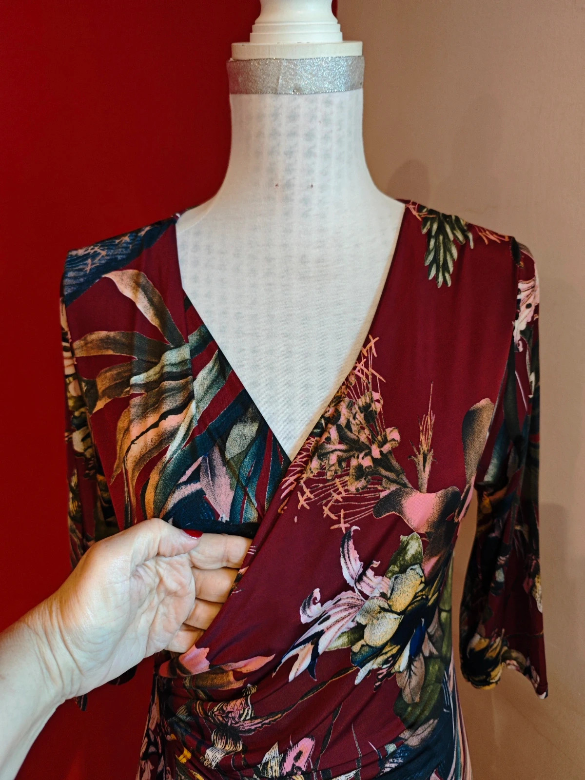 🌺Elegante vestido granate con estampado tonos otoñales, cruzado delante – taille M / 38 / 10 3