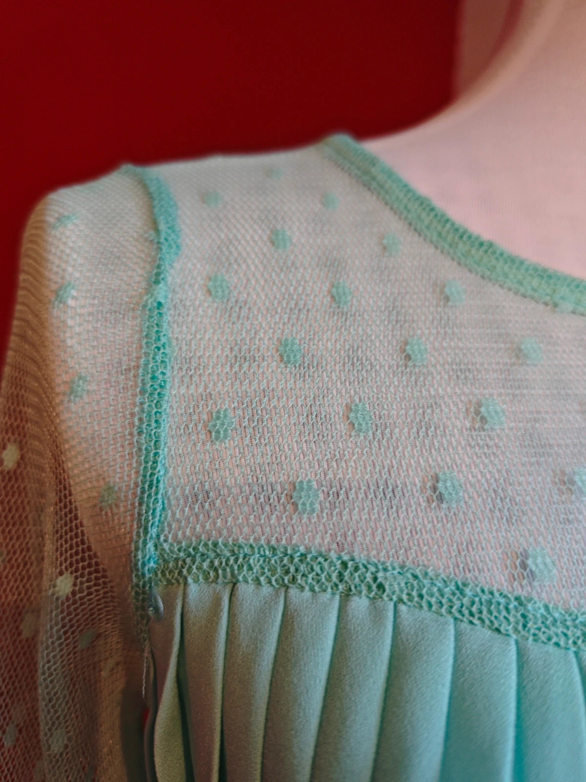🌺Bonita blusa verde azulado clarito plisada con blonda en mangas y parte superior – Luc-Ce – taille L / 40 / 12 3