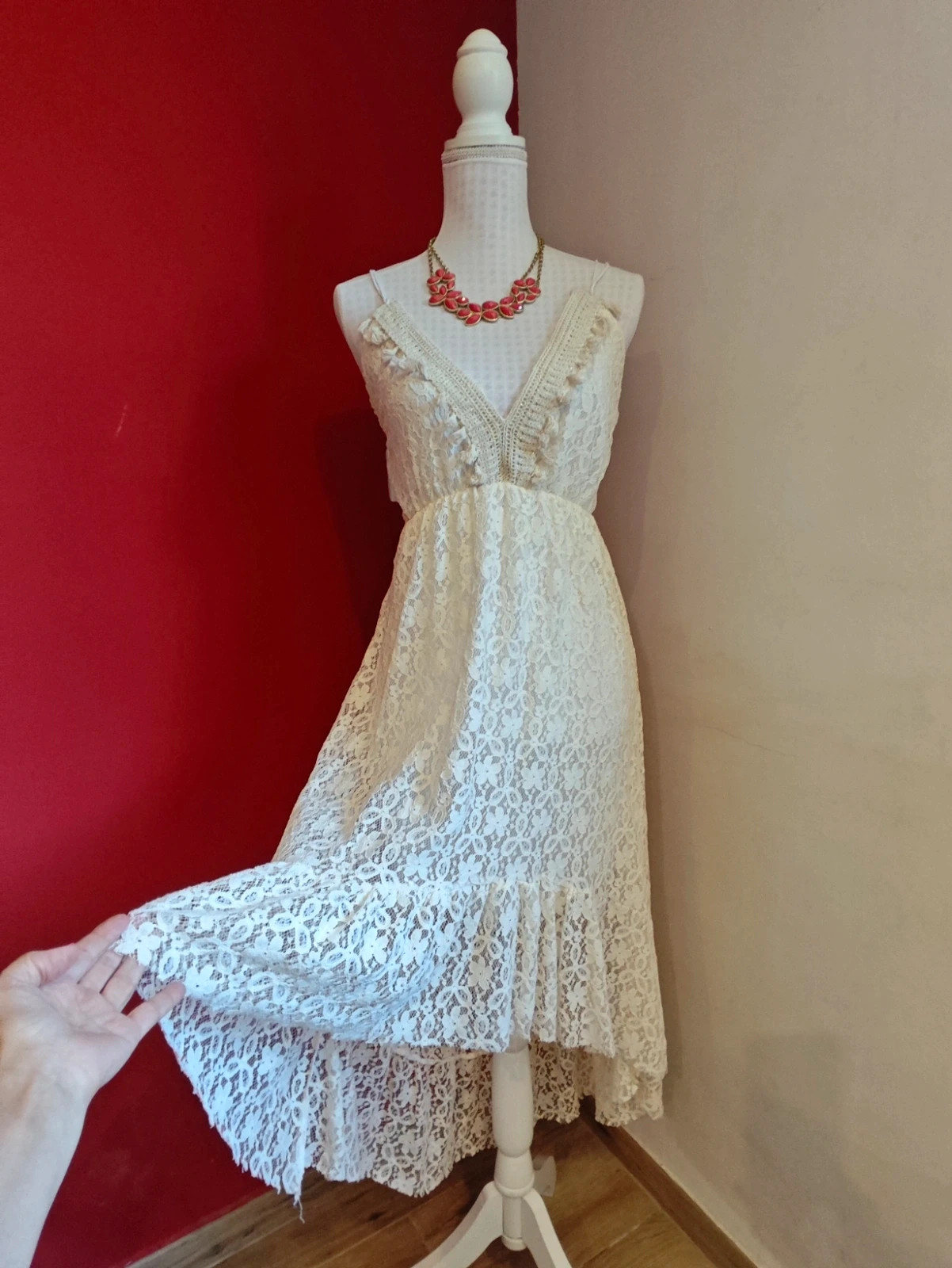 🌺 Divino vestido de blonda tono crema con bajo asimétrico – New Collection – taille XXL / 44 / 16 3