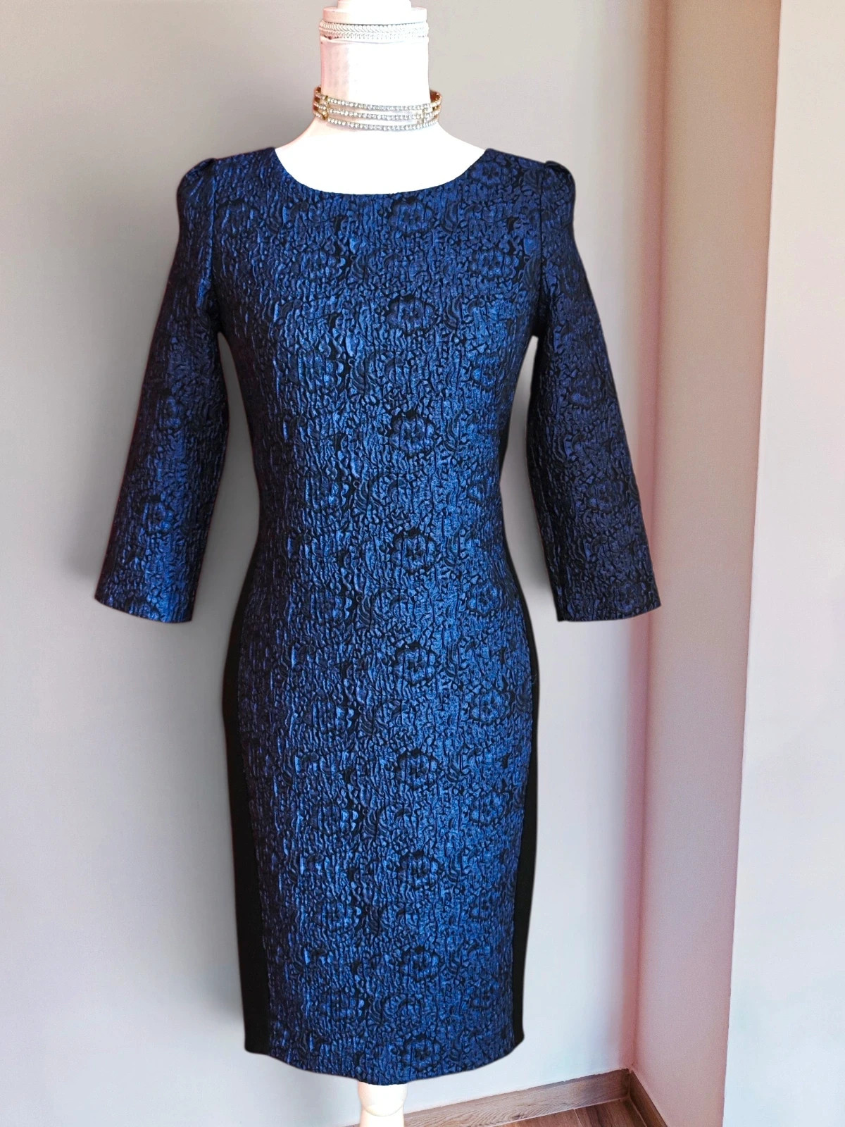 🌺Vestido de tejido jacquard tipo brocado en azul marino y negro, con bonito relieve