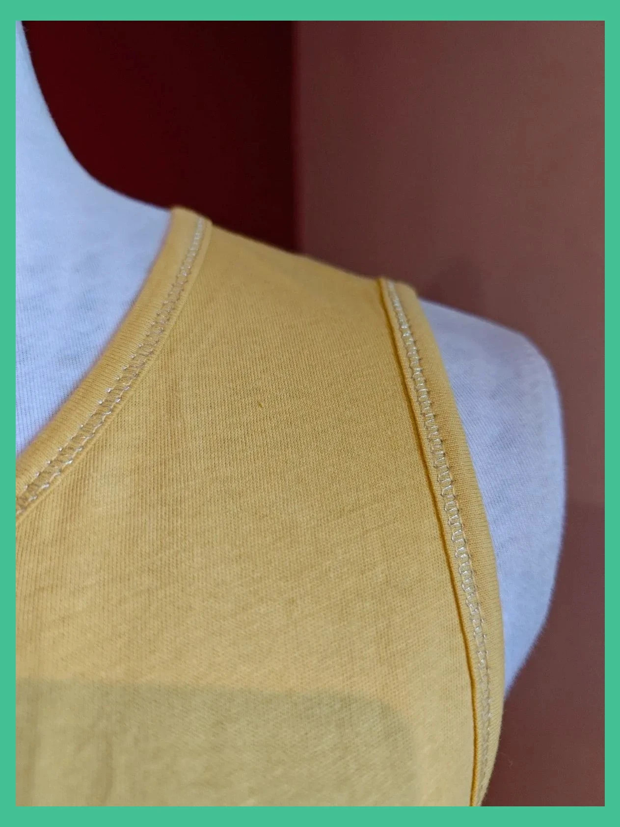 🌺Camiseta amarillo mostaza con apertura en escote y pespunte dorado, talla L – Sfera Casual – taille L / 40 / 12 5