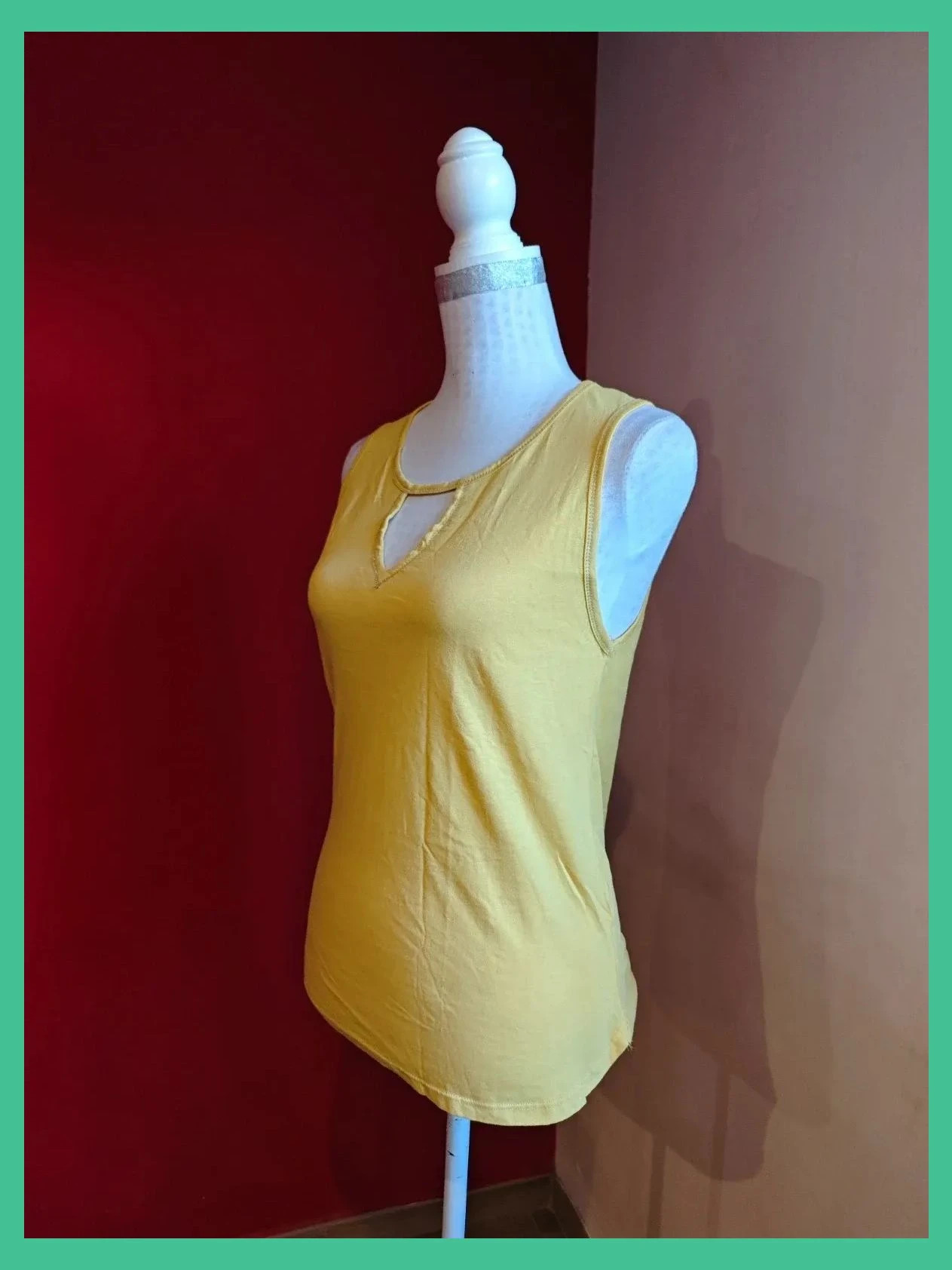 🌺Camiseta amarillo mostaza con apertura en escote y pespunte dorado, talla L – Sfera Casual – taille L / 40 / 12 3
