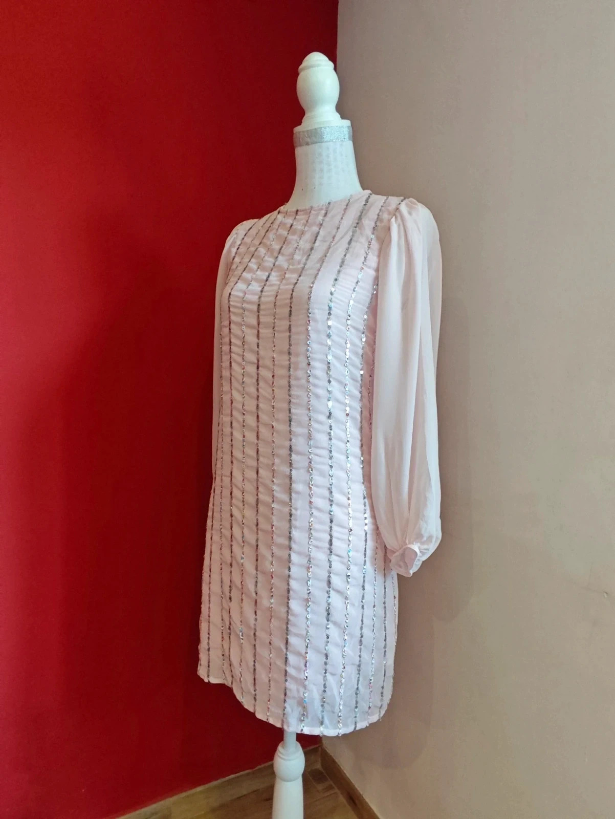 🌺 Elegante vestido de gasa rosa con filas de lentejuelas plateadas y multicolor – CELOP – taille L / 40 / 12 3