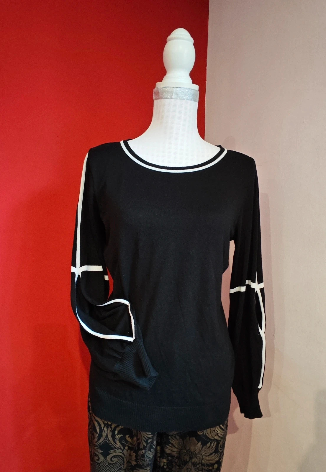 🌺 Jersey original de punto negro con bordes blancos y antebrazos abiertos – taille M / 38 / 10 2