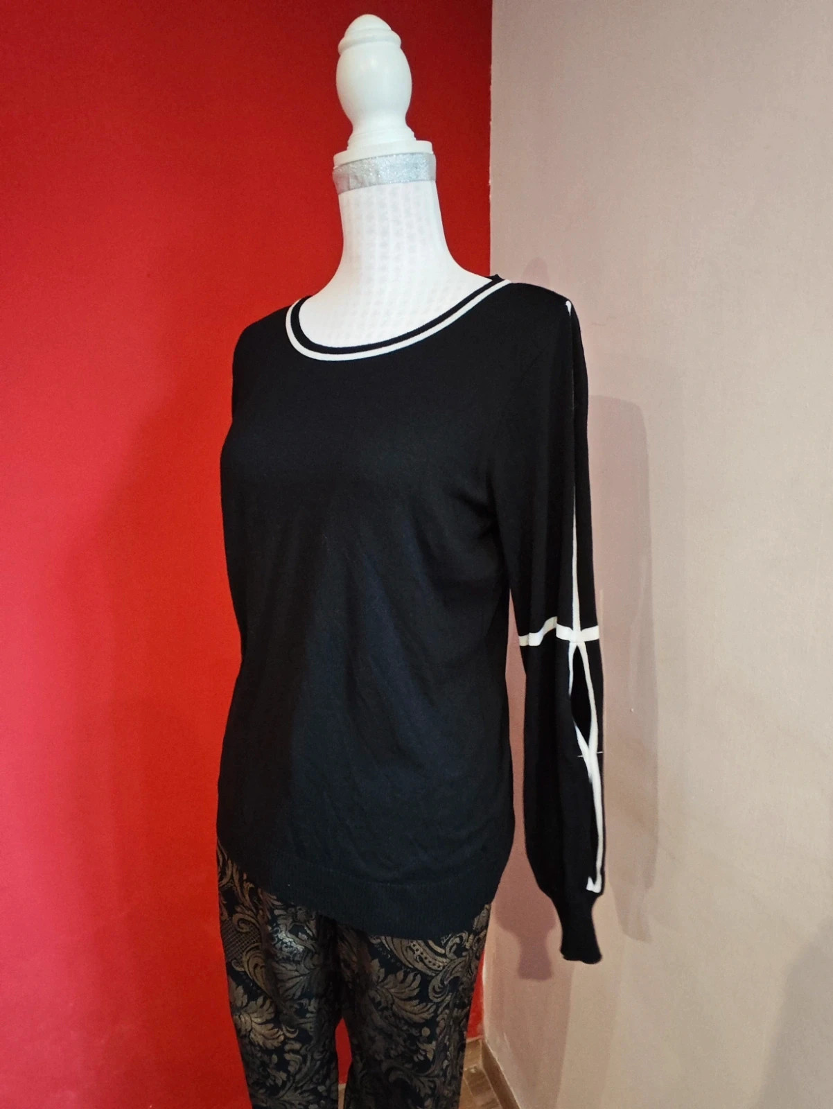 🌺 Jersey original de punto negro con bordes blancos y antebrazos abiertos – taille M / 38 / 10 3
