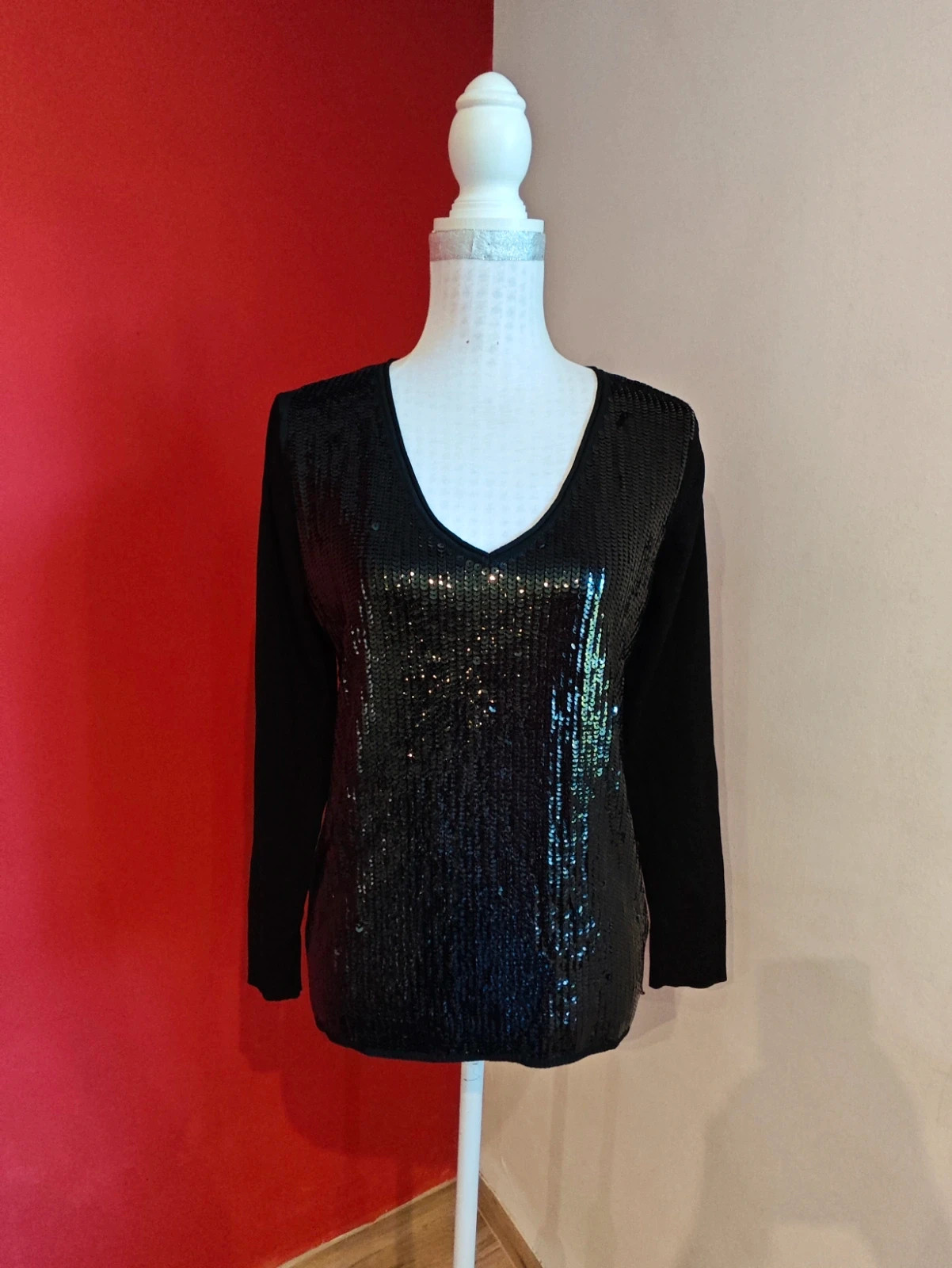 🌺 Chulisimo jersey negro con el frente lleno de lentejuelas – MNG Suit – taille M / 38 / 10 2
