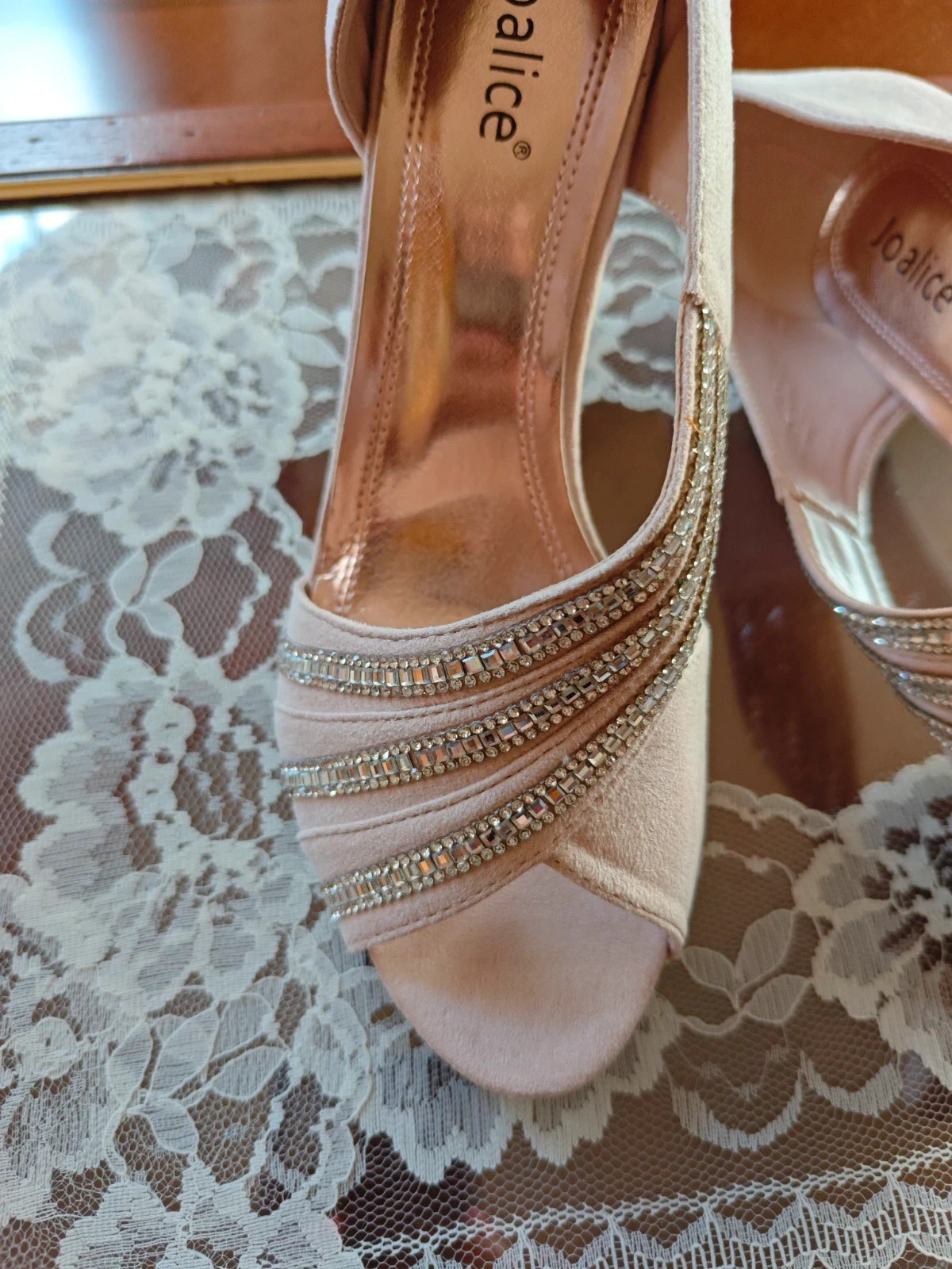 🌺 Elegantes zapatos para eventos de antelina rosa clarito con tiras de stras plateado – Joalice – taille 38 4