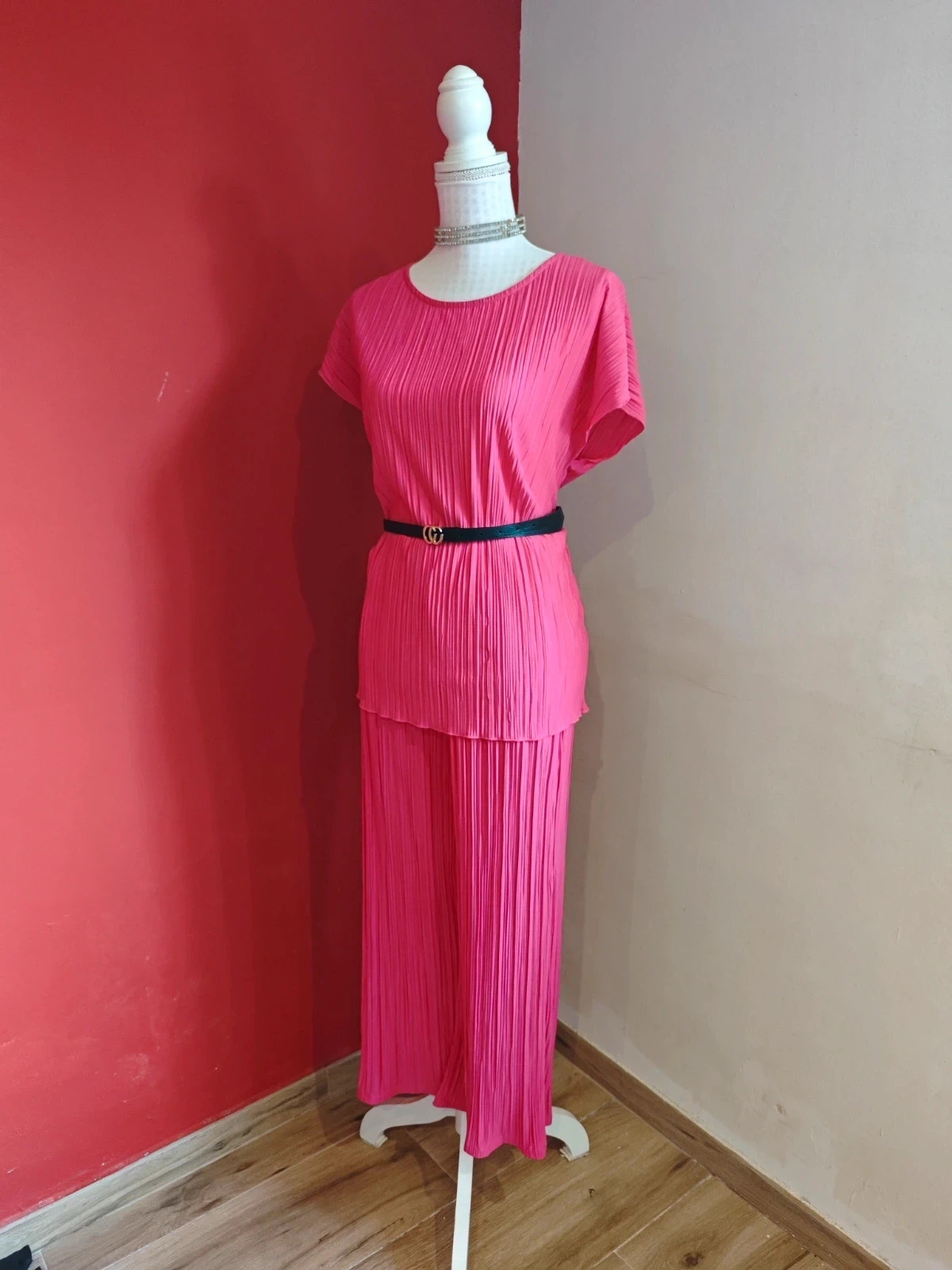 🌺 Juvenil conjunto de top y pantalón fucsia de tela plisada – Sfera – taille XXXL / 46 / 18 2