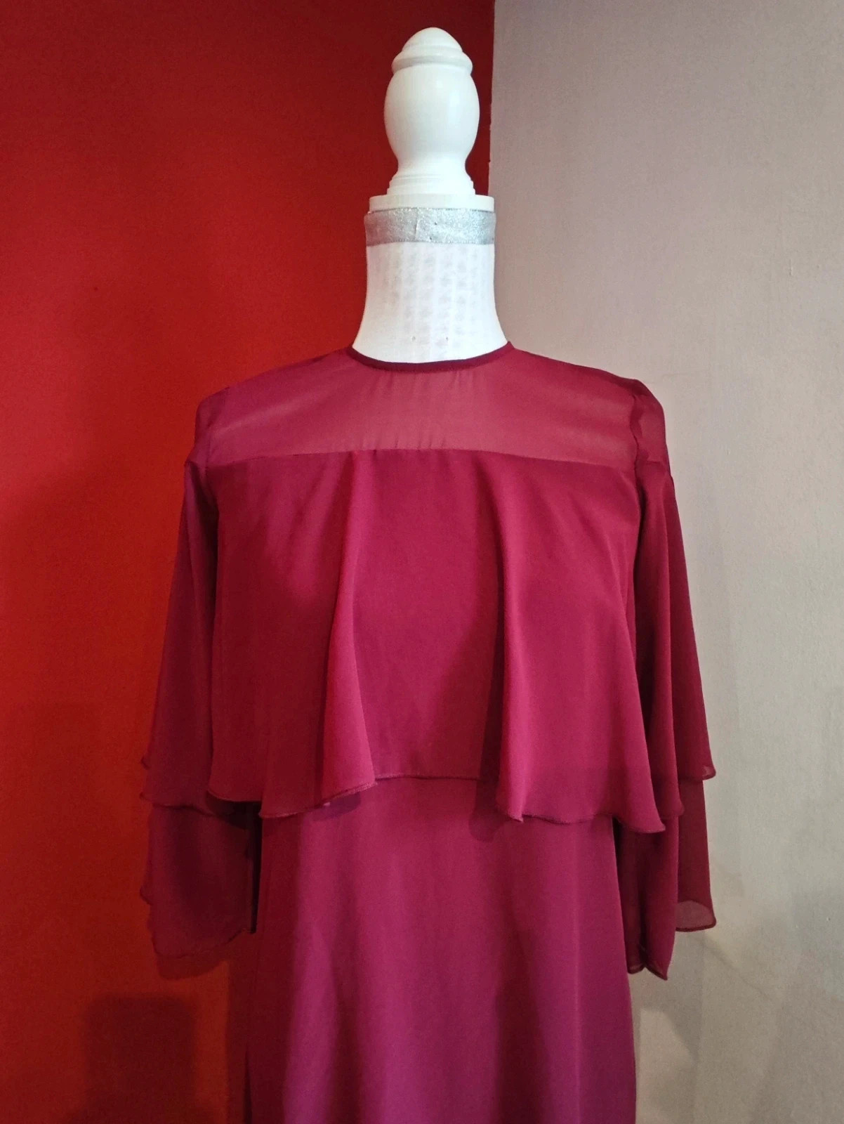 🌺 Original vestido de gasa granate con volante en la parte superior y en las mangas – Linú – taille L / 40 / 12 4