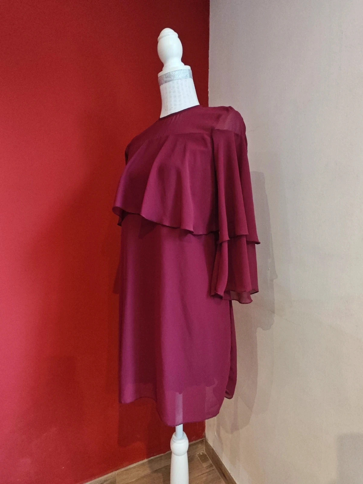 🌺 Original vestido de gasa granate con volante en la parte superior y en las mangas – Linú – taille L / 40 / 12 3