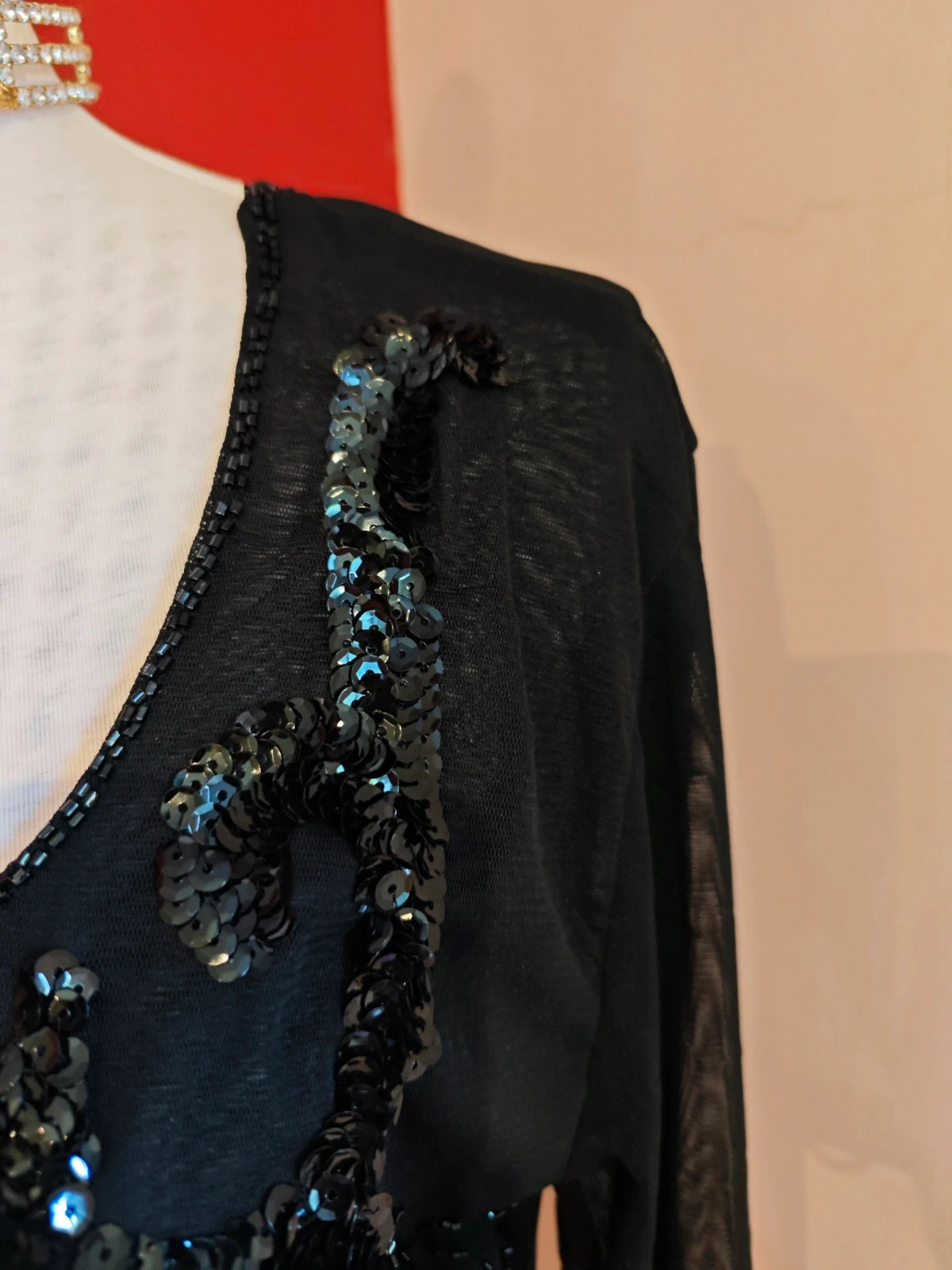 🌺Blusa de gasa negra con el frente lleno de lentejuelas – Pure Dragon Trade – taille L / 40 / 12 5