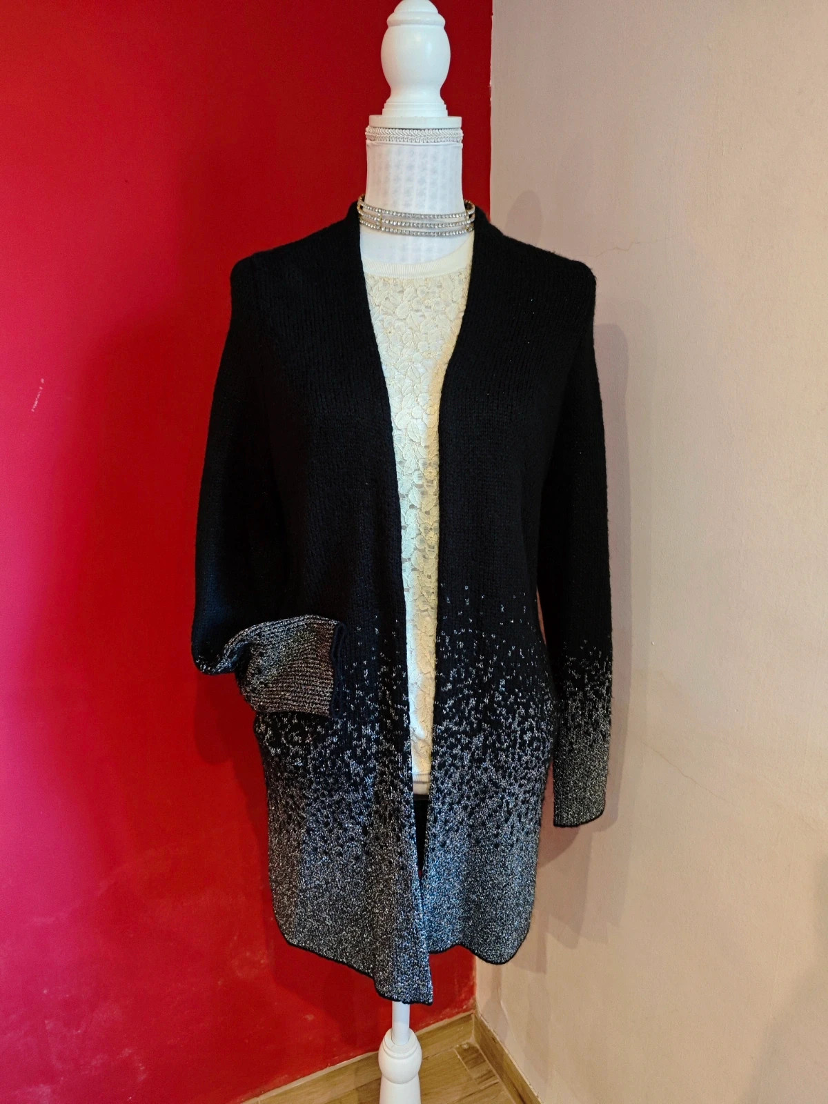🌺 Magnífica chaqueta abrigo de punto negro con la parte de abajo plateada