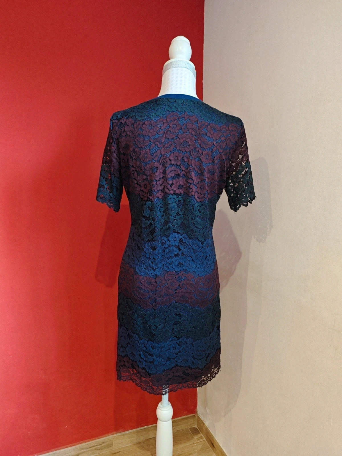 🌺Preciosos vestido de blonda azul marino, verde oscuro y granate, talla S – Cortefiel – taille L / 40 / 12 5